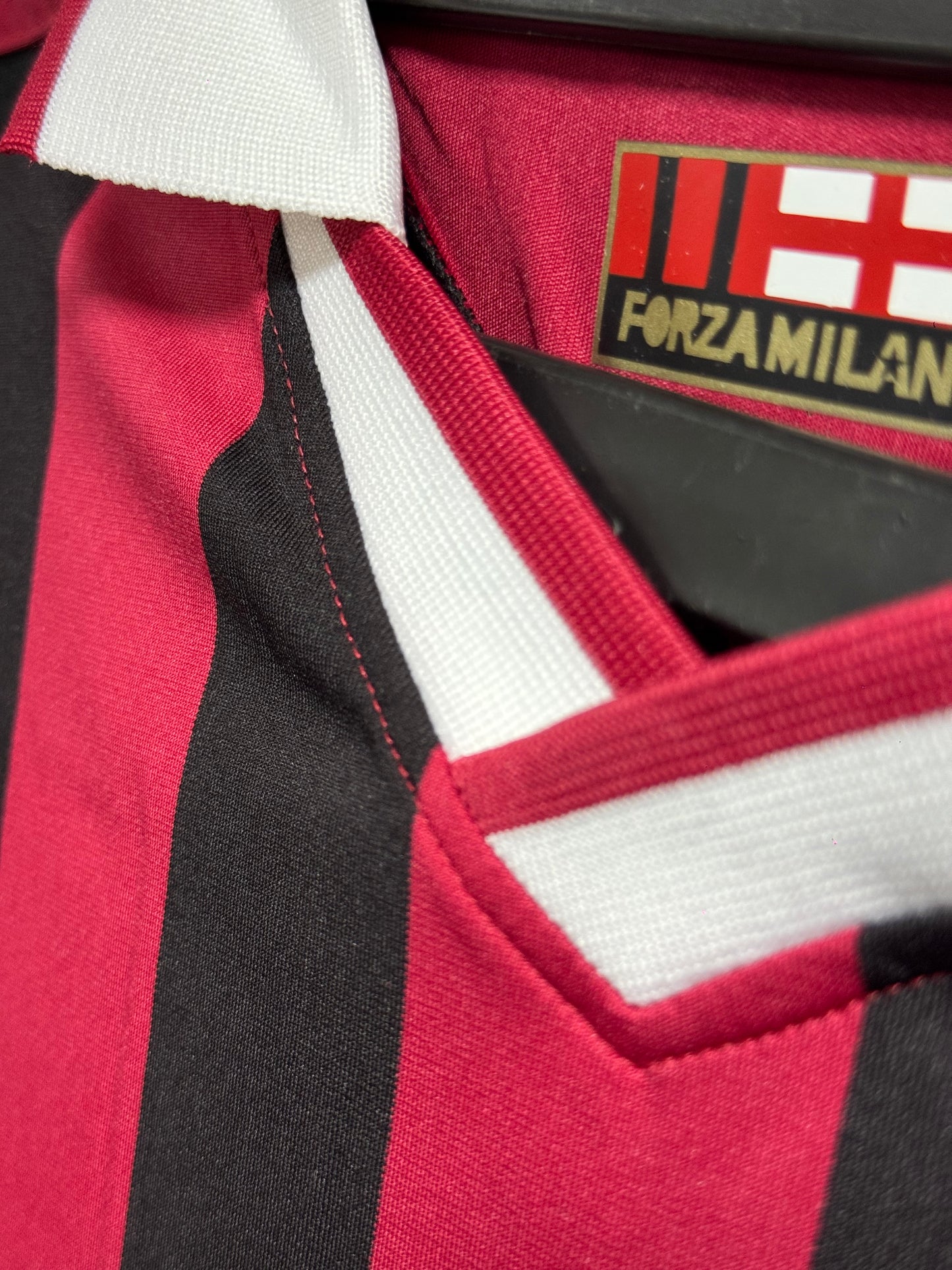 AC MILAN HOME 2009/10 FULL SLEEVES RETRO JERSEY WITH LOGO | PREMIUM RETRO FOOTBALL JERSEY