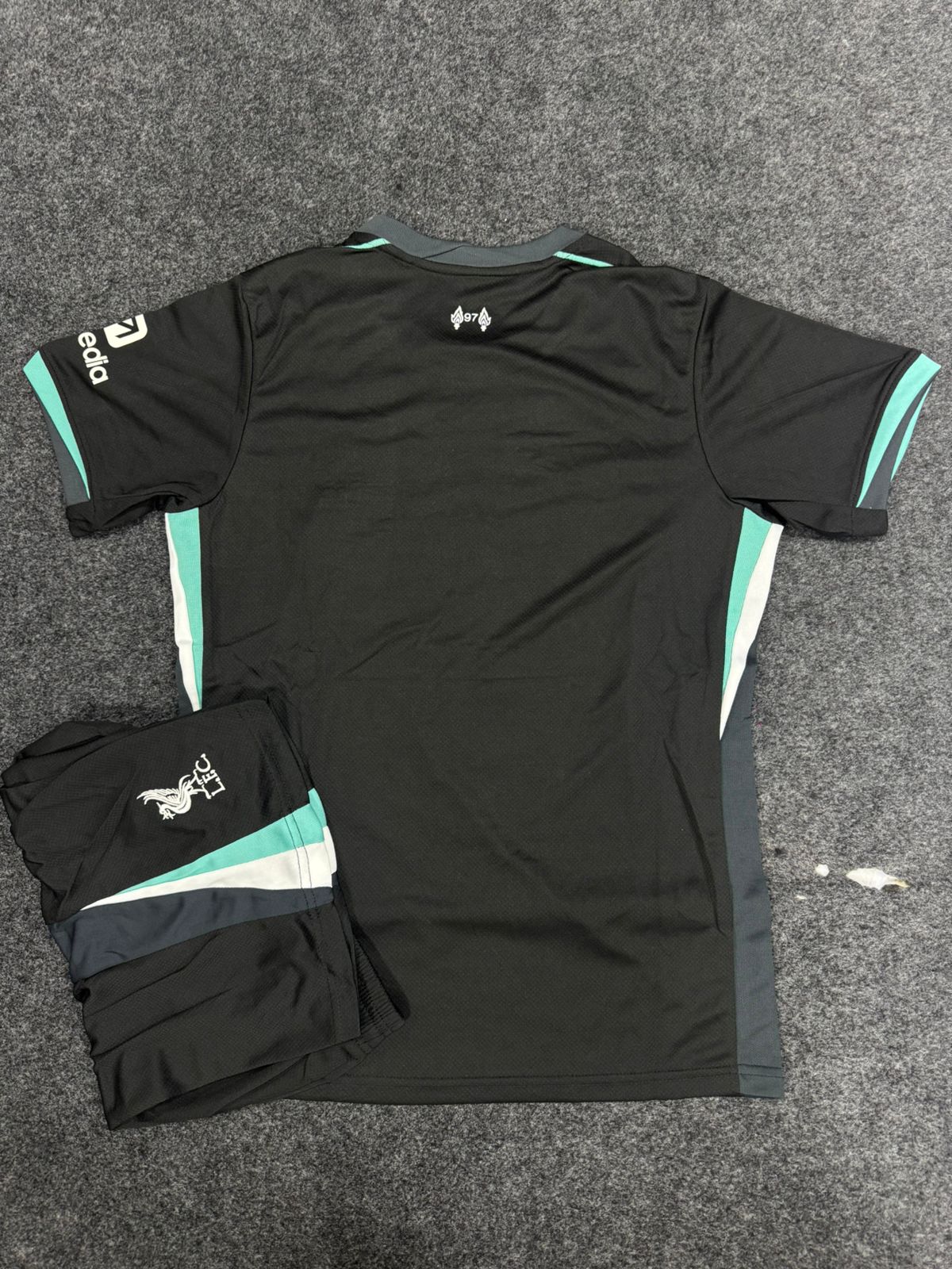 LIVERPOOL AWAY 2024/25 KIT – JERSEY & SHORTS SET