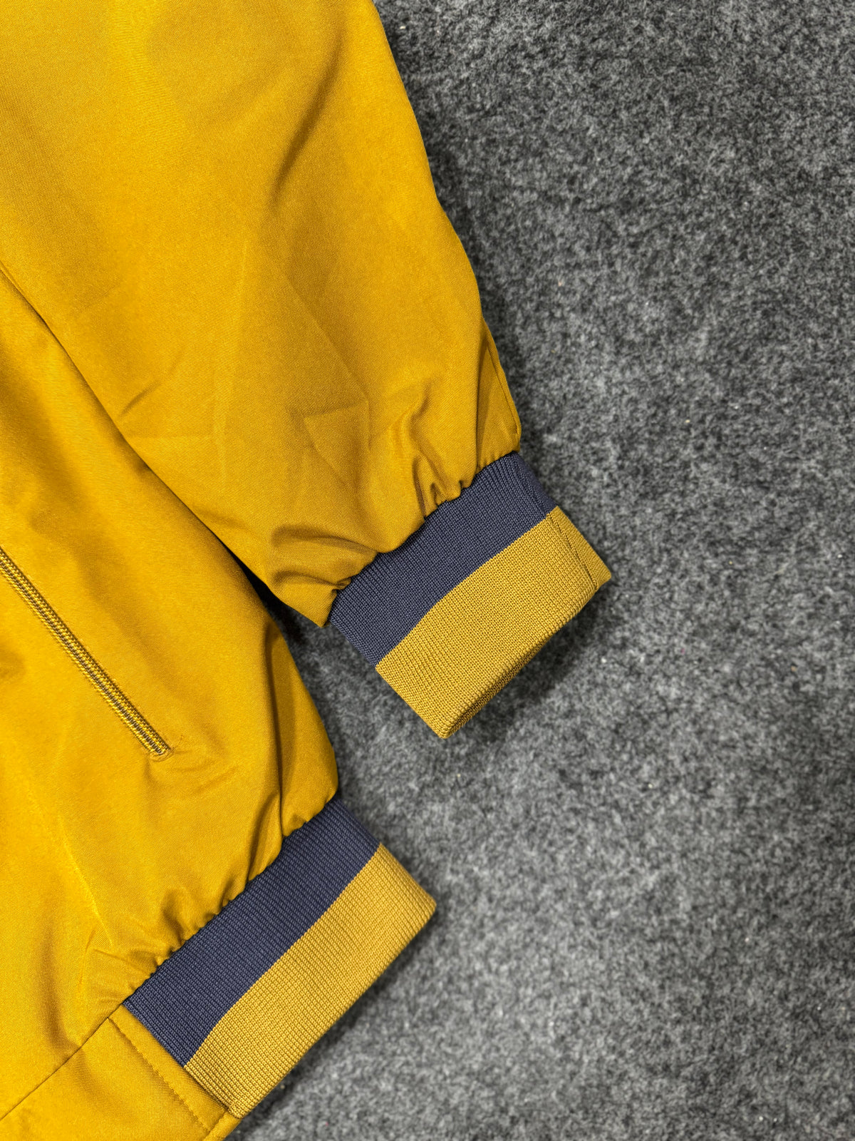 Vintage 90s Mustard Yellow & Navy Blue Windbreaker Jacket – Retro Full-Zip Streetwear