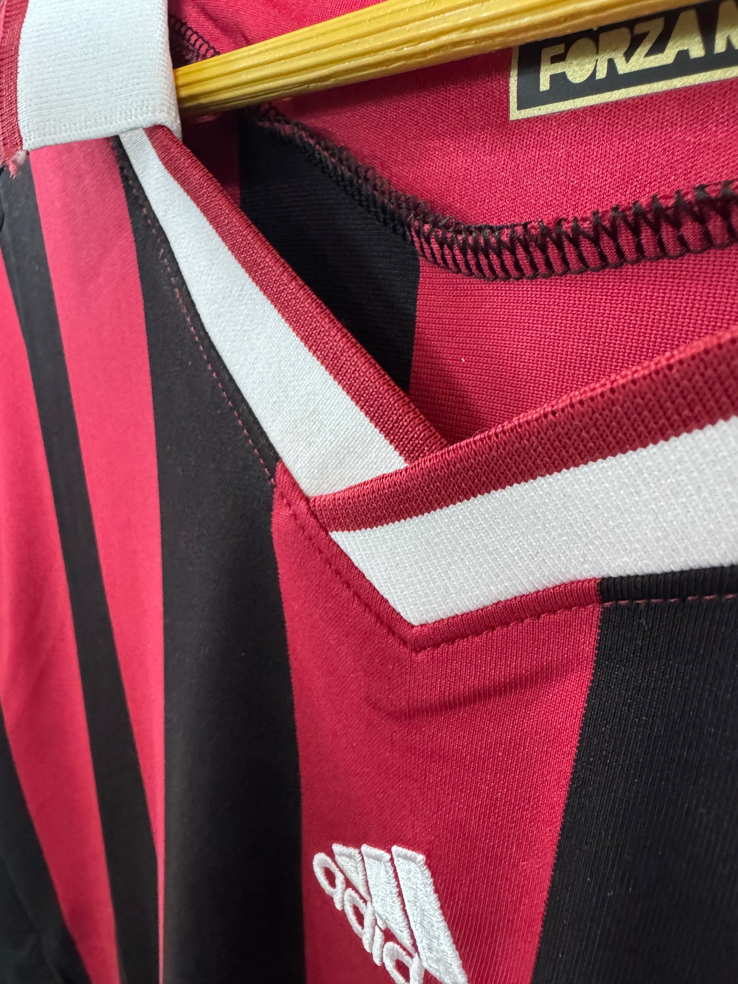 AC MILAN HOME 2009/10 RETRO JERSEY WITH LOGO | PREMIUM RETRO FOOTBALL JERSEY