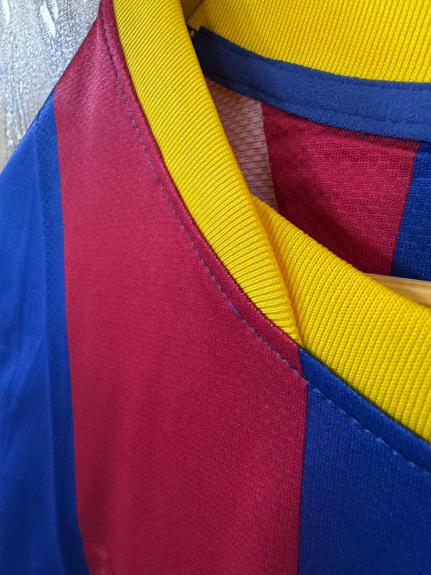 FC BARCELONA 2006/07 MESSI RETRO JERSEY WITH LOGO | PREMIUM FOOTBALL JERSEY