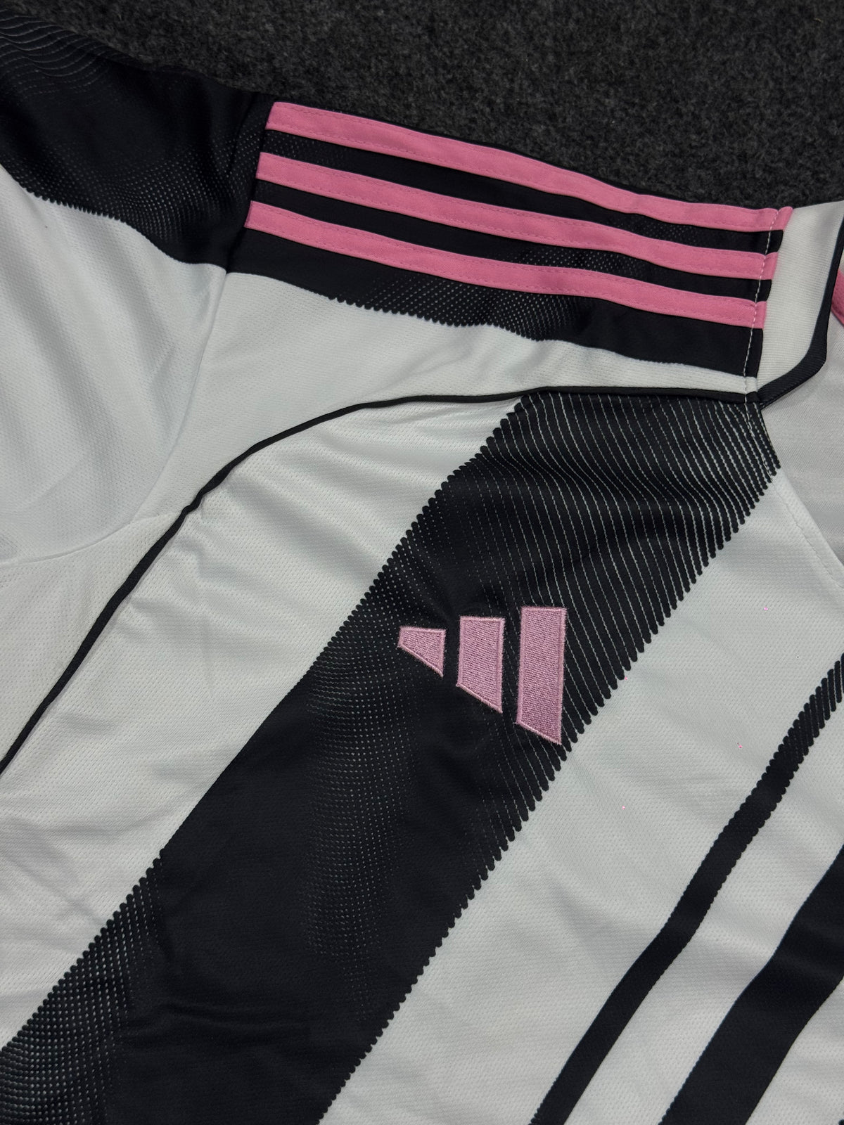 Juventus 2025/26 Home Jersey | Black & White Football Kit