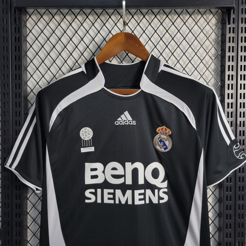 Real Madrid 2006–07 Away Retro Football Jersey | Vintage Madrid Kit