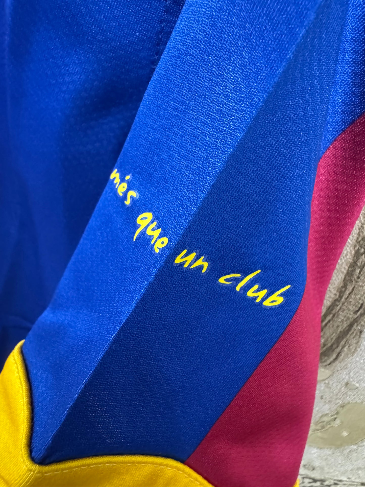 FC BARCELONA 2006/07 MESSI RETRO JERSEY WITH LOGO | PREMIUM FOOTBALL JERSEY