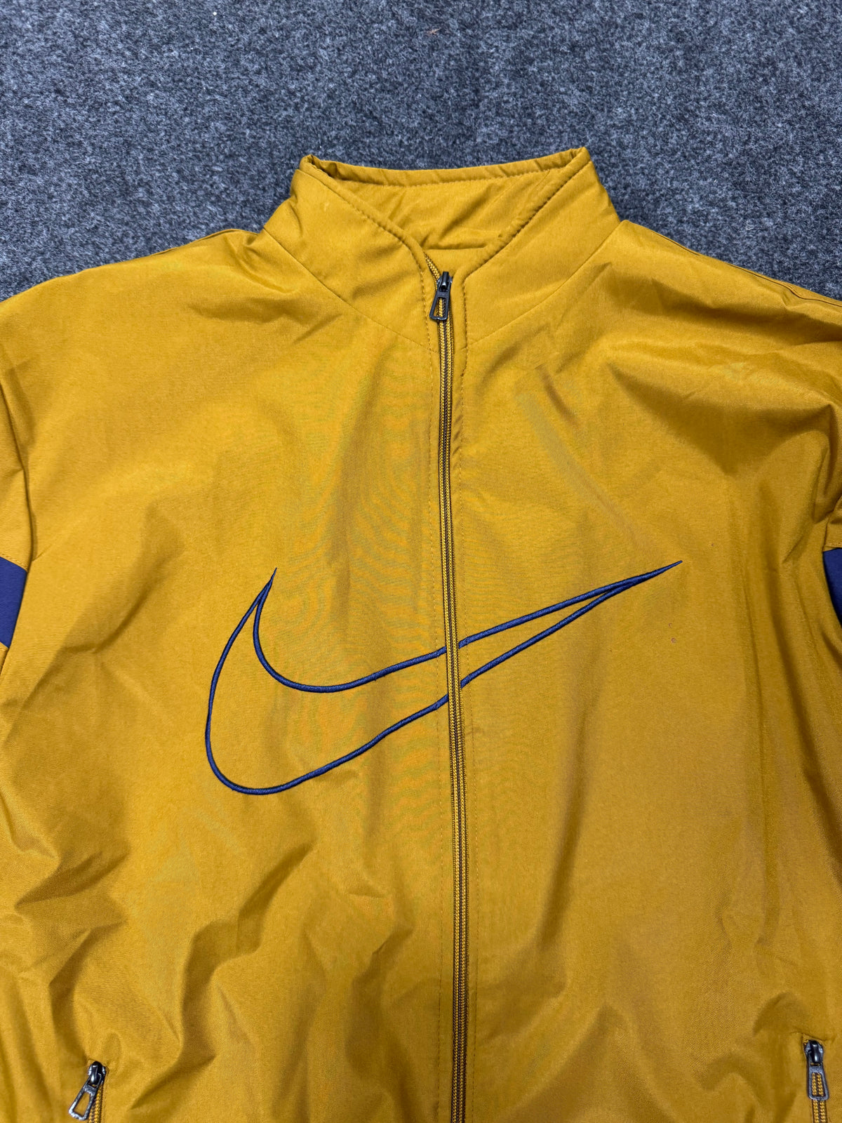 Vintage 90s Mustard Yellow & Navy Blue Windbreaker Jacket – Retro Full-Zip Streetwear