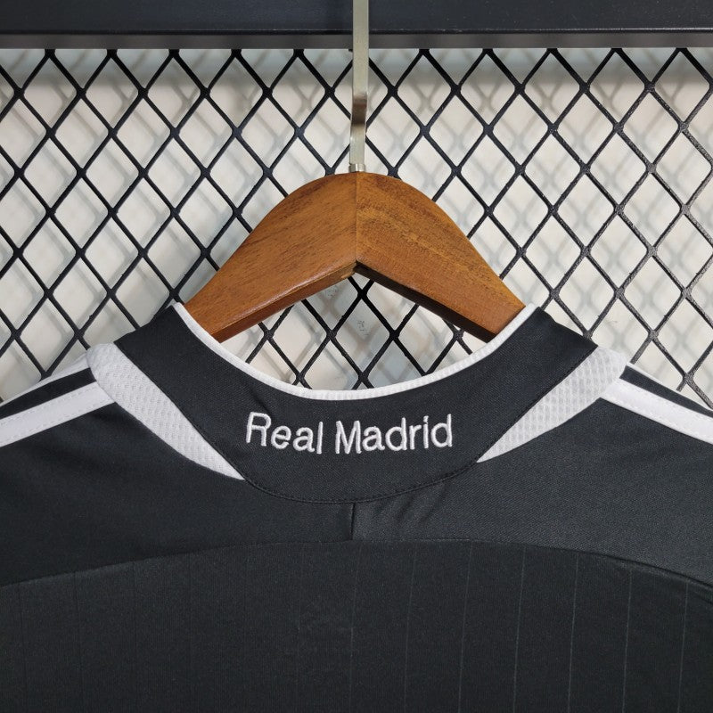 REAL MADRID 2006–07 THIRD RETRO FOOTBALL JERSEY – LONG SLEEVE