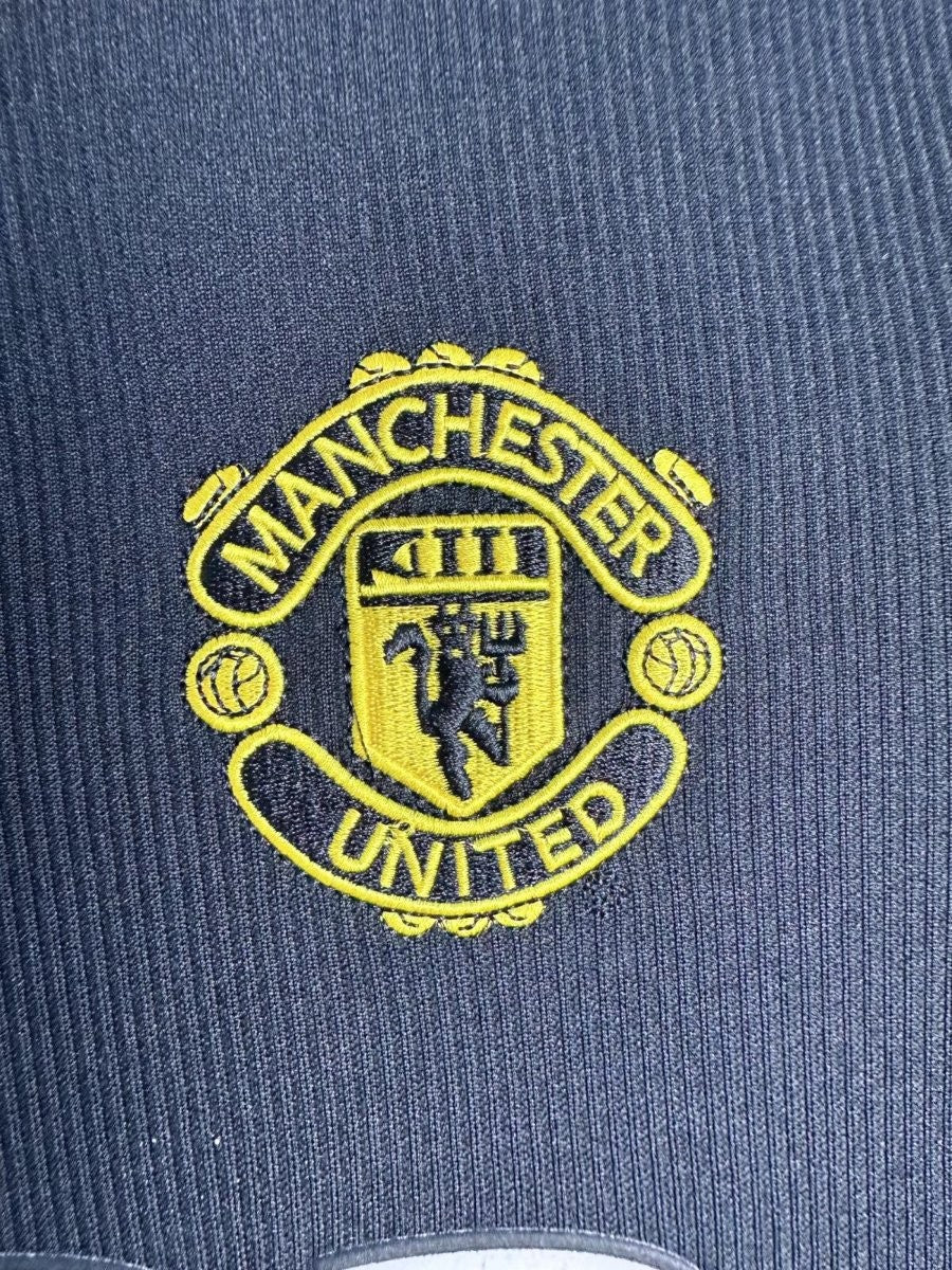 Manchester United 1998–99 Third/Away Retro Football Jersey