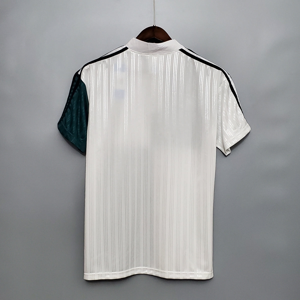 Liverpool FC 1995–96 Away Retro Football Jersey