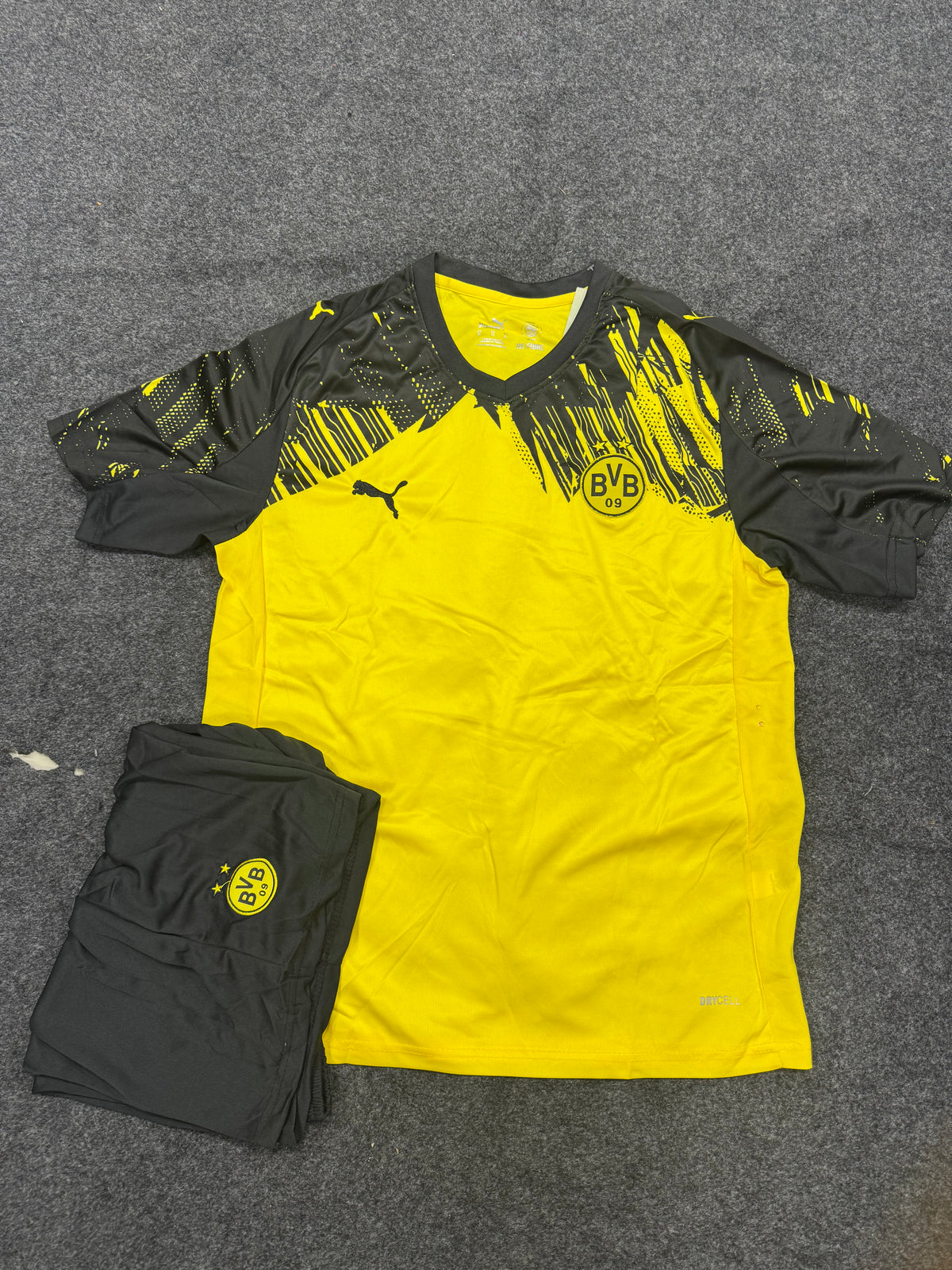 Dortmund 2025/26 Home Kit – Yellow & Black Football Jersey and Shorts Set