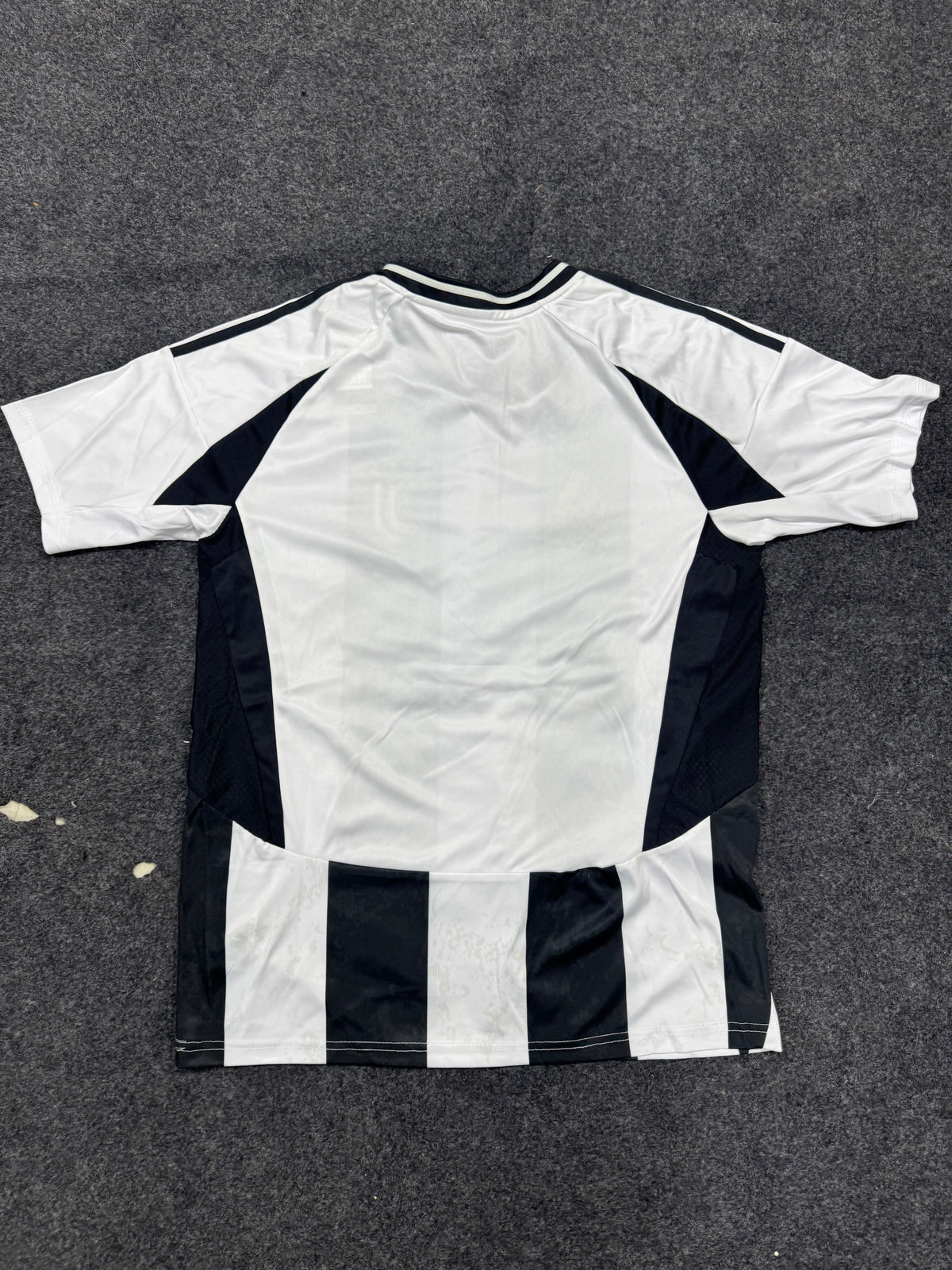 Juventus 2024/25 Home Jersey – Black & White Football jersey