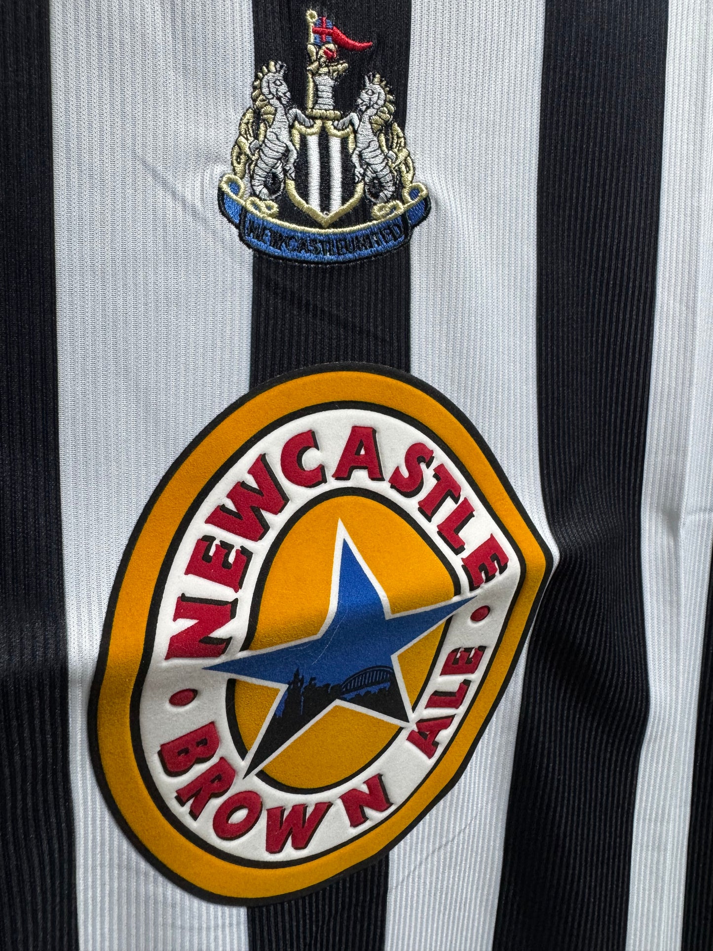 NEWCASTLE UNITED 1997/98 RETRO JERSEY WITH LOGO | PREMIUM RETRO FOOTBALL JERSEY