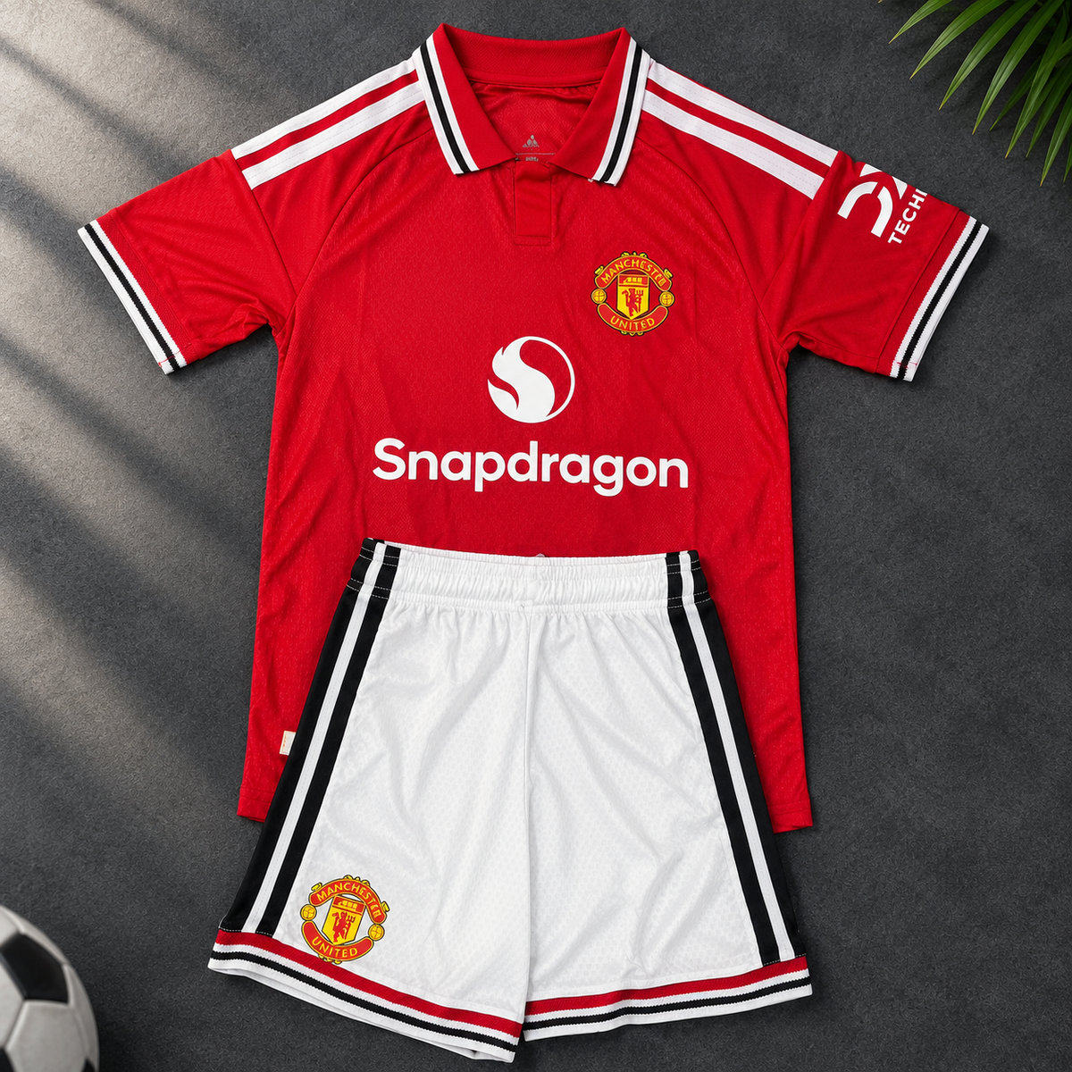 MANCHESTER UNITED HOME 2026/27 PLAYER VERSION JERSEY & SHORTS SET