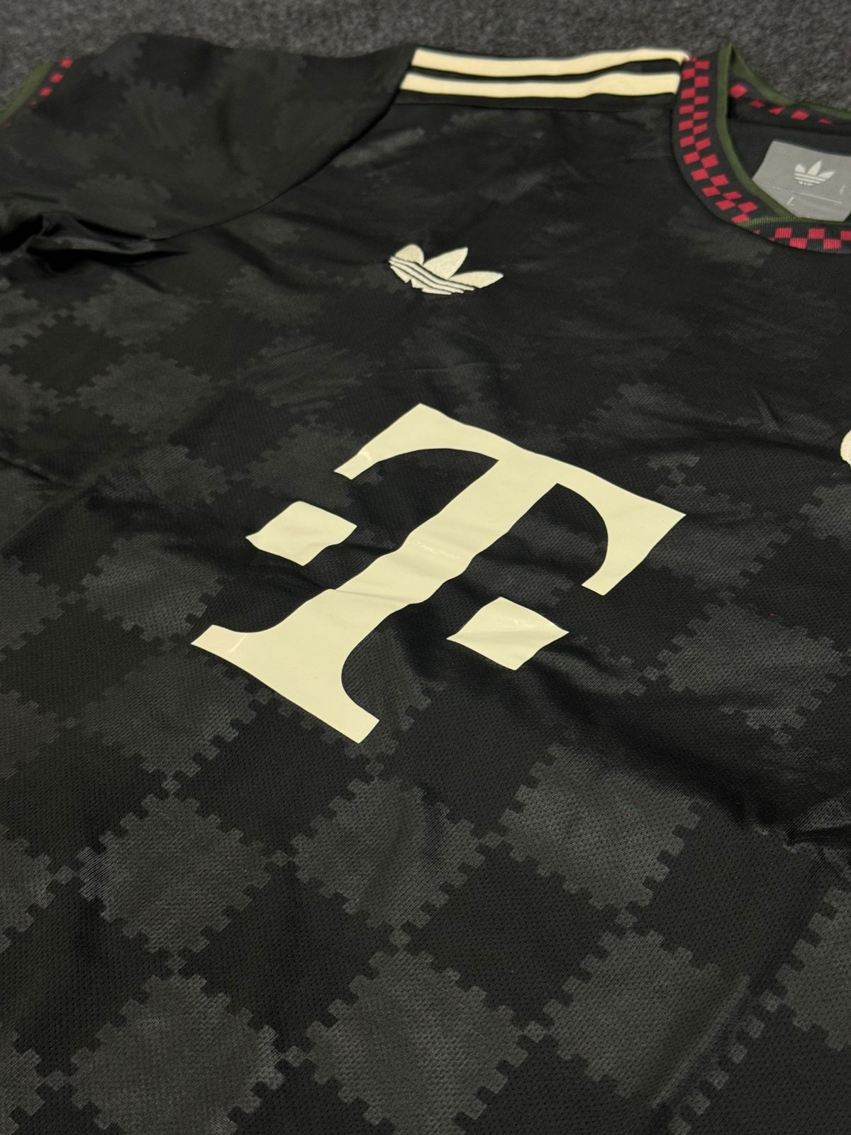 BAYERN MUNICH THIRD 2025/26 KIT – JERSEY & SHORTS
