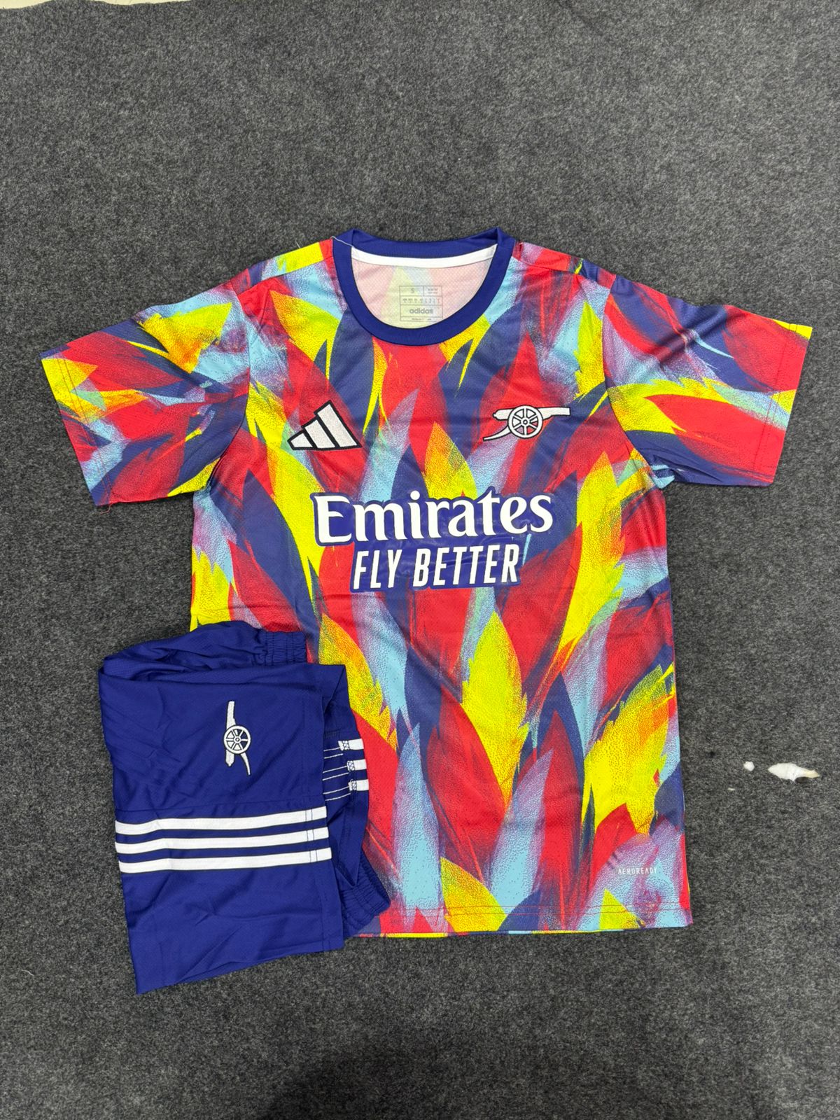 ARSENAL PRE-MATCH KIT 2025/26 FAN VERSION – JERSEY & SHORTS