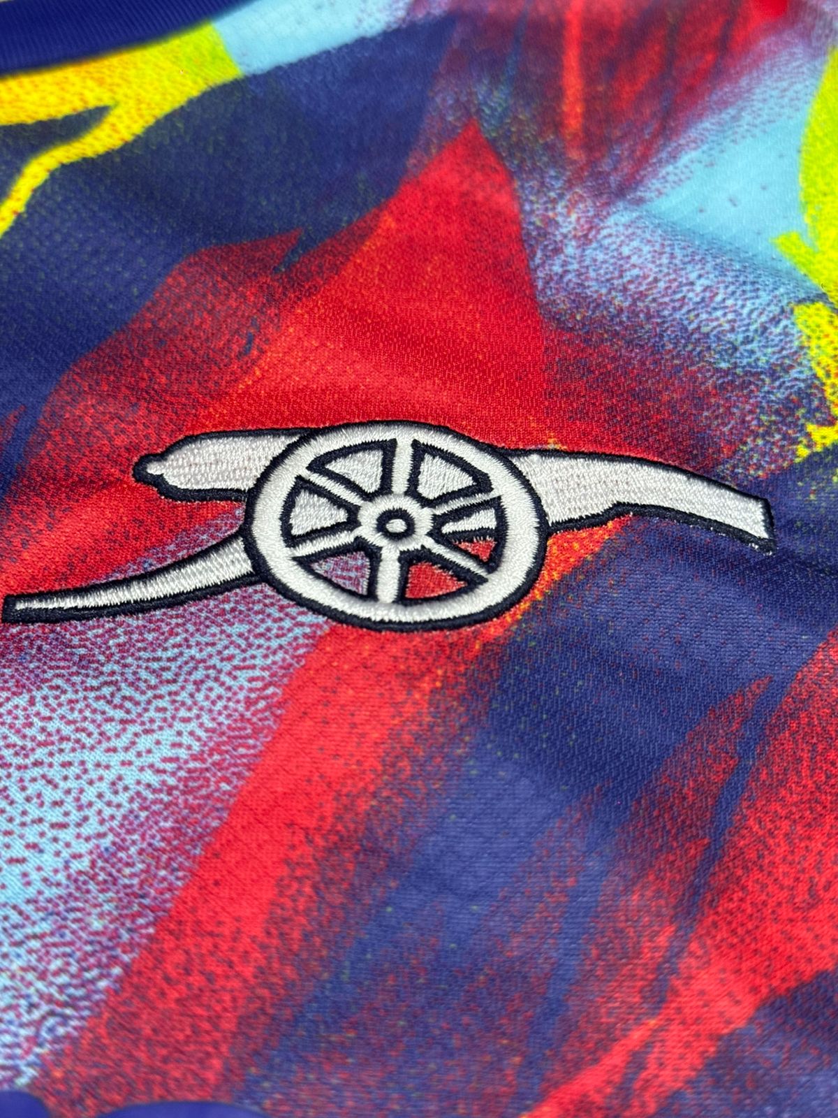 ARSENAL PRE-MATCH KIT 2025/26 FAN VERSION – JERSEY & SHORTS