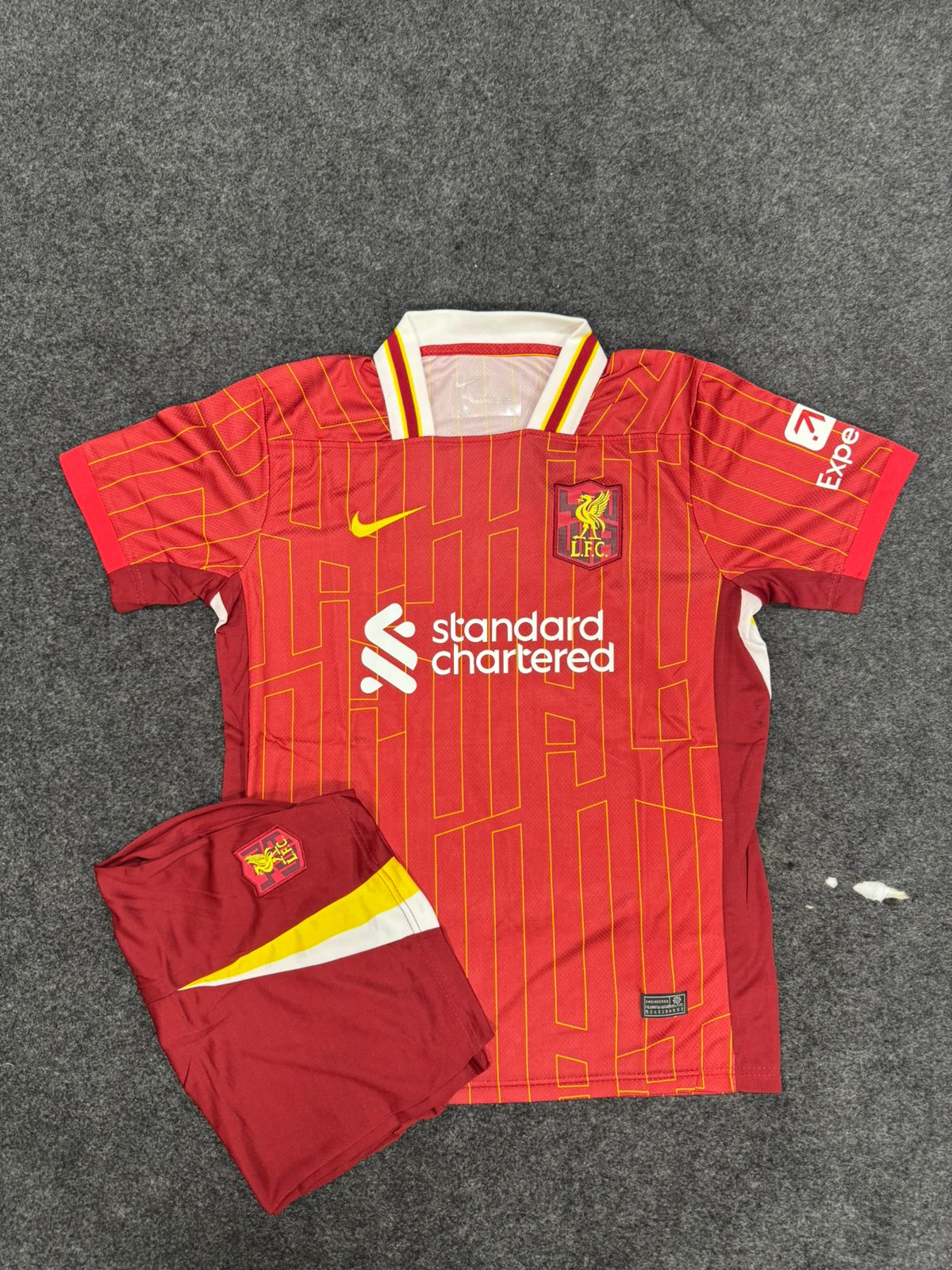 LIVERPOOL HOME JERSEY 2024/25 – JERSEY & SHORTS SET