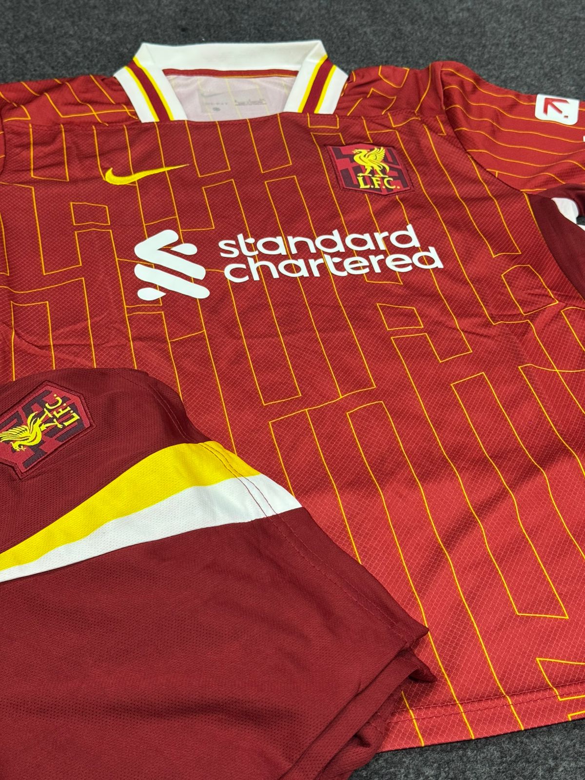 LIVERPOOL HOME JERSEY 2024/25 – JERSEY & SHORTS SET