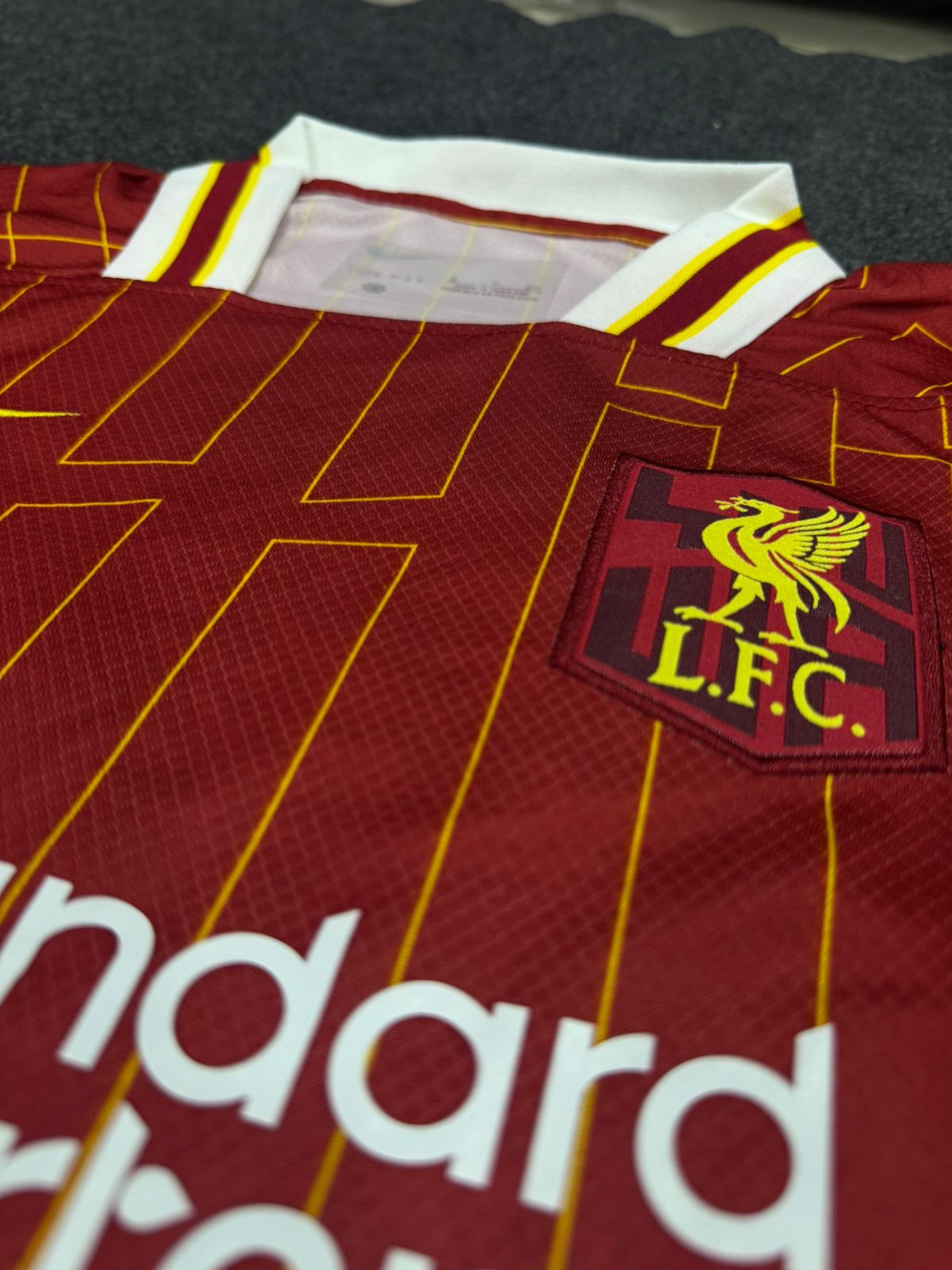 LIVERPOOL HOME JERSEY 2024/25 – JERSEY & SHORTS SET