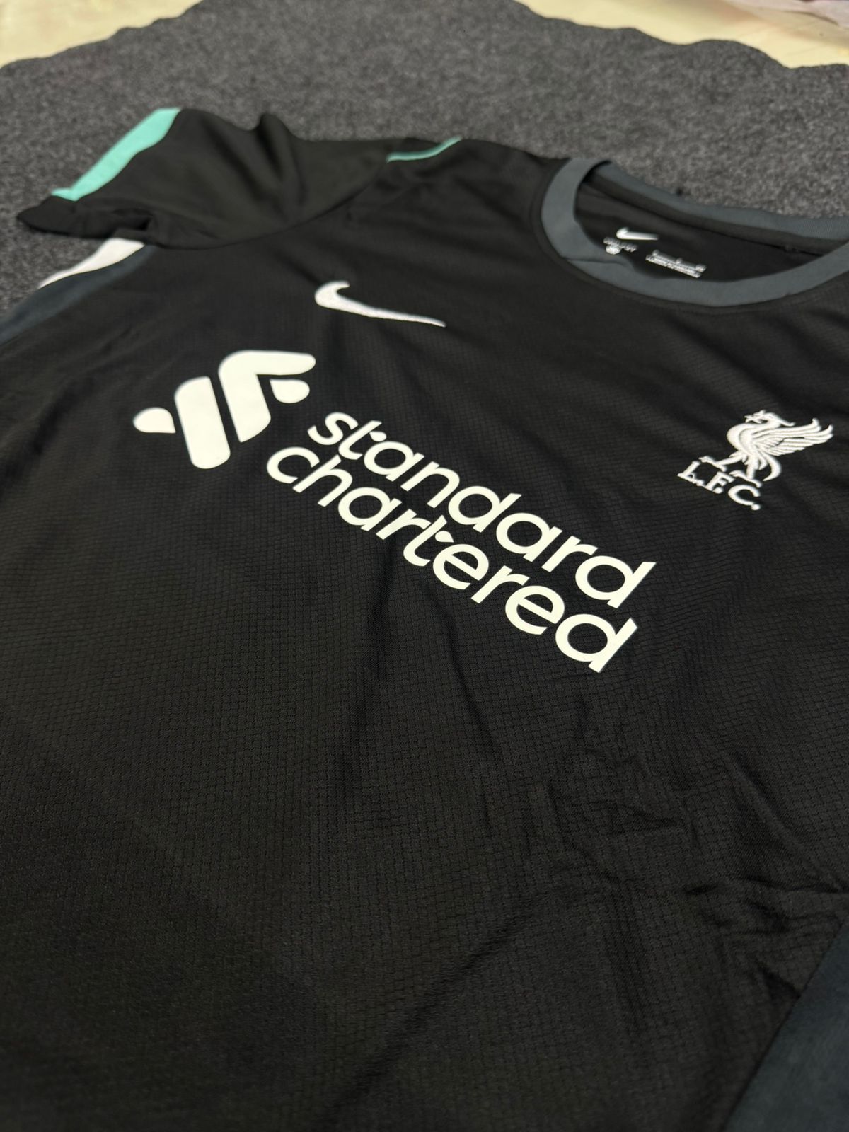 LIVERPOOL AWAY 2024/25 KIT – JERSEY & SHORTS SET