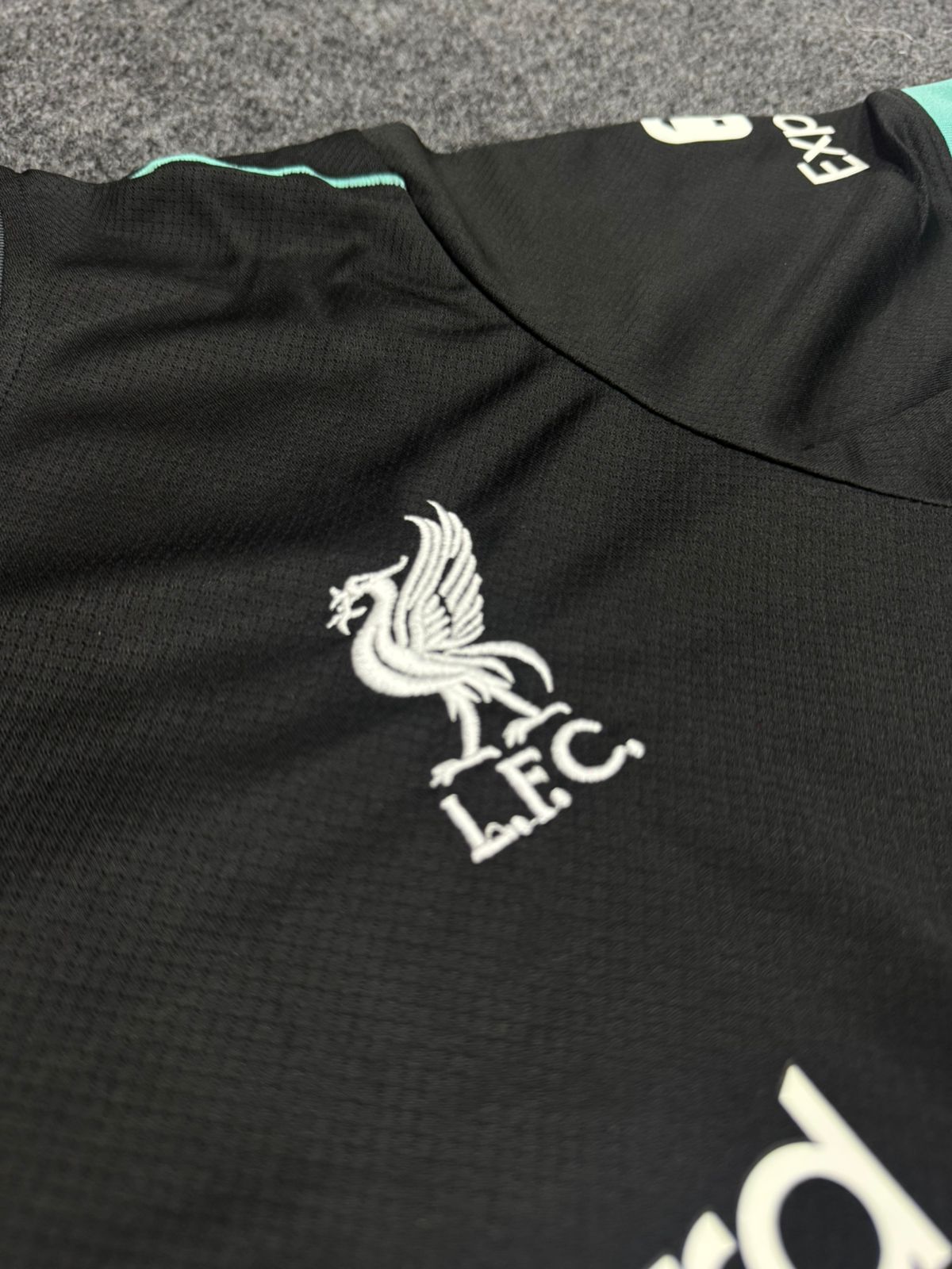 LIVERPOOL AWAY 2024/25 KIT – JERSEY & SHORTS SET