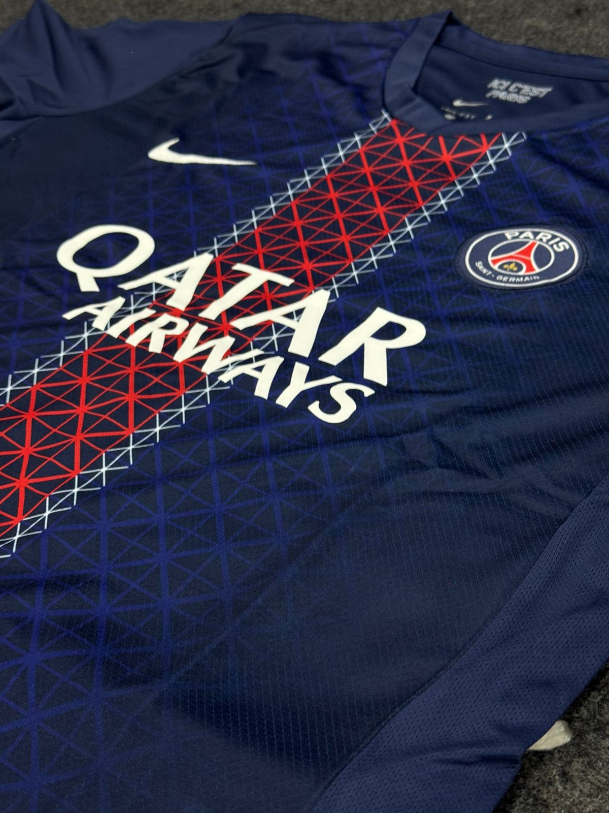 PARIS SAINT-GERMAIN HOME JERSEY 2025/26 – JERSEY & SHORTS SET