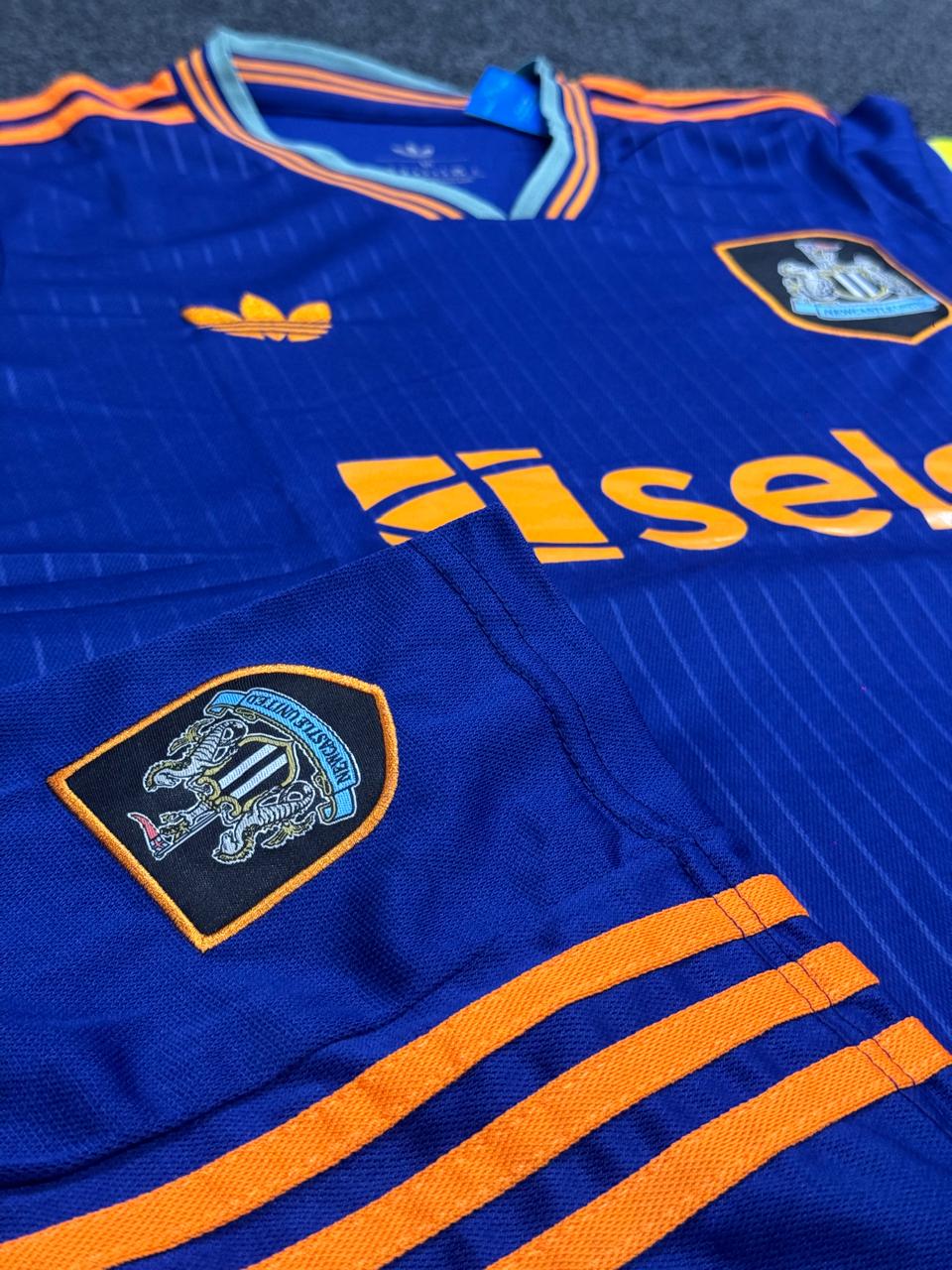NEWCASTLE UNITED ADIDAS 2025/26 THIRD KIT– JERSEY & SHORTS SET