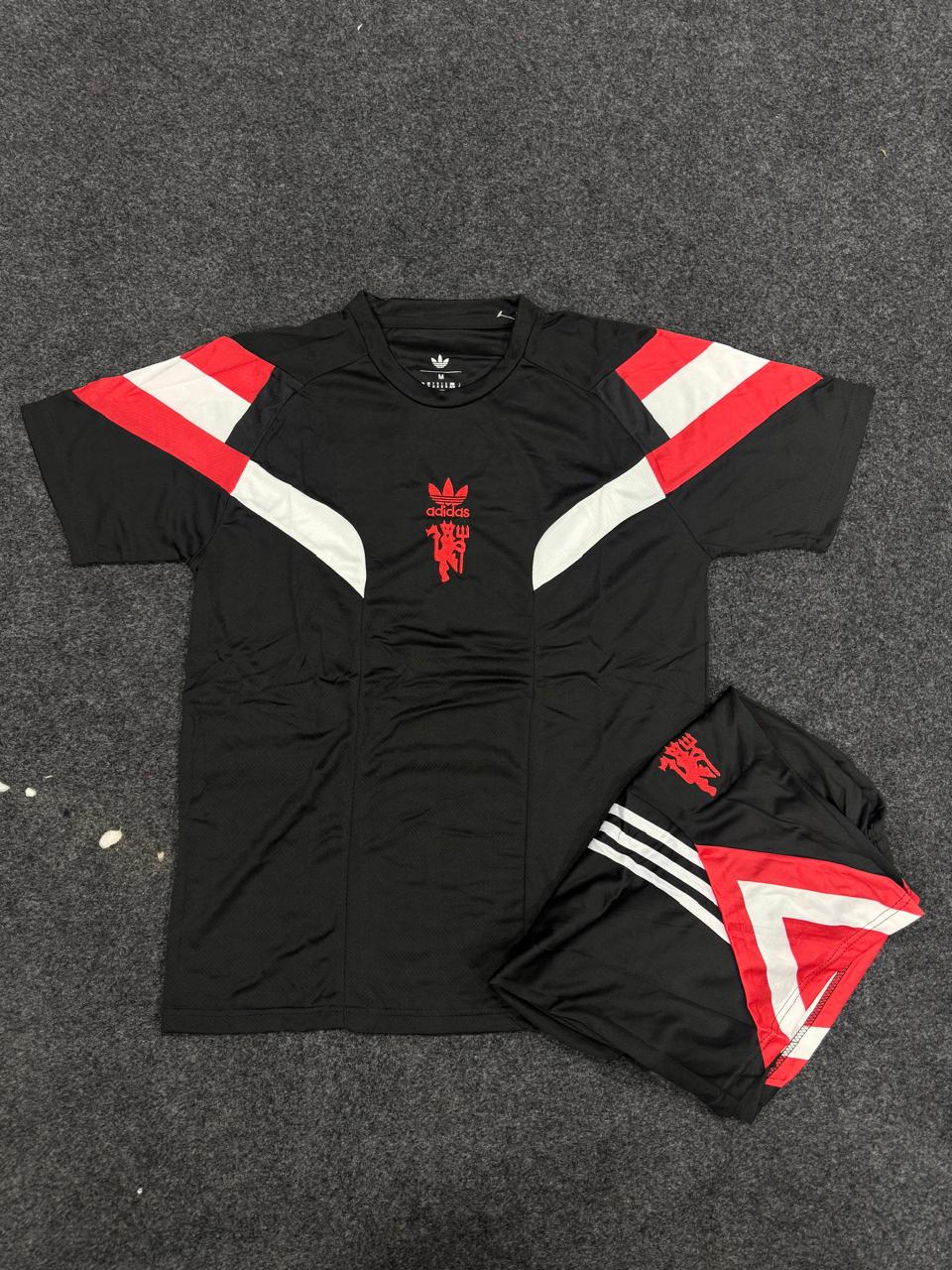 MANCHESTER UNITED CLASSIC JERSEY SET (WITH SHORTS)
