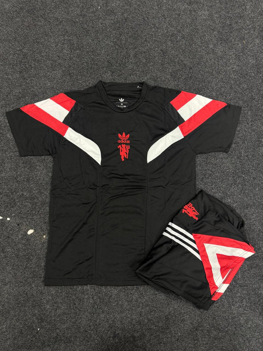 MANCHESTER UNITED CLASSIC JERSEY SET (WITH SHORTS)