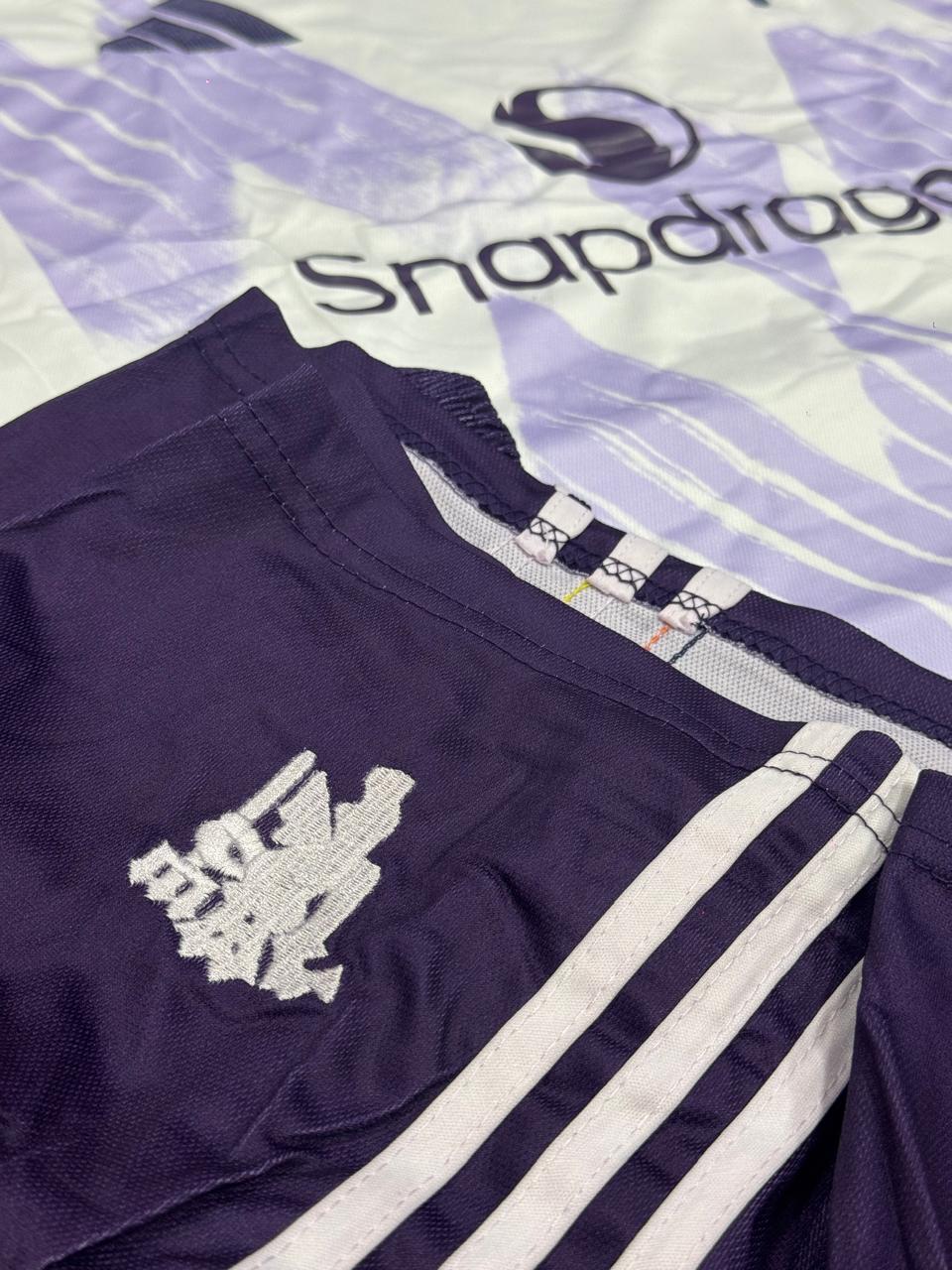 MANCHESTER UNITED AWAY JERSEY 2025/26 – JERSEY & SHORTS SET
