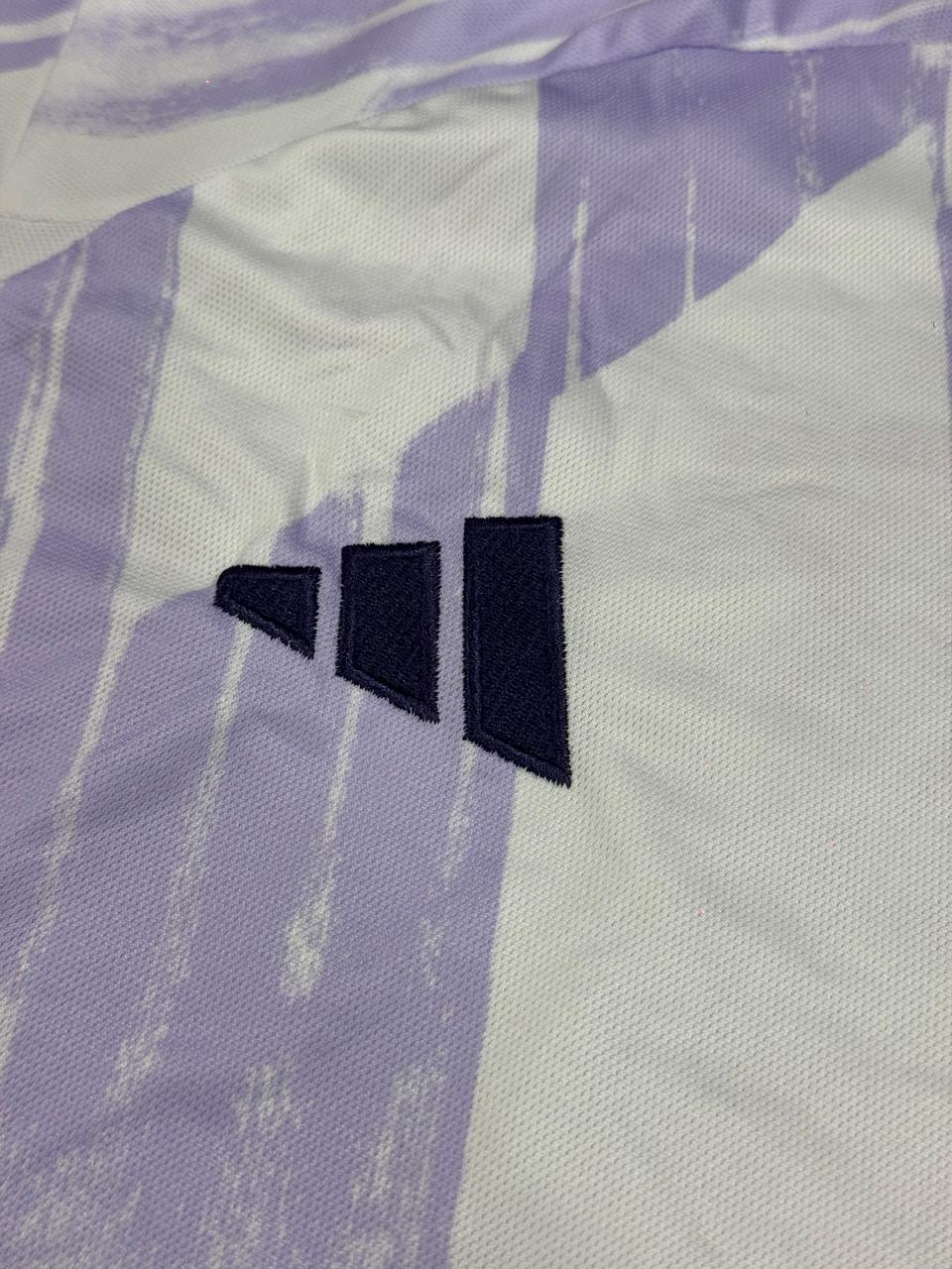 MANCHESTER UNITED AWAY JERSEY 2025/26 – JERSEY & SHORTS SET