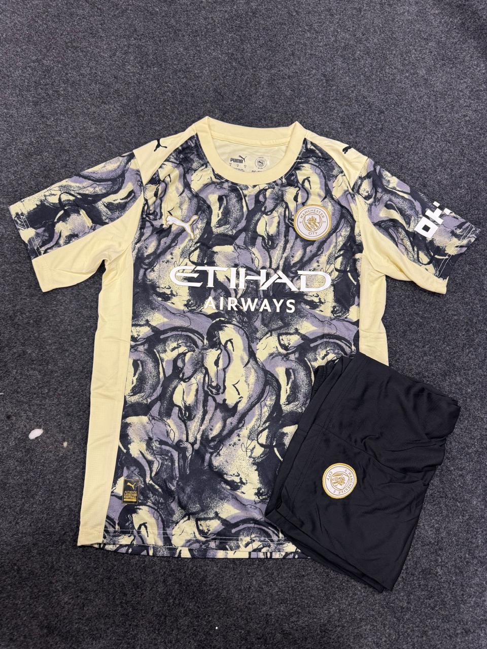 MANCHESTER CITY 2025/26 HORSE SPECIAL KIT – JERSEY & SHORTS SET
