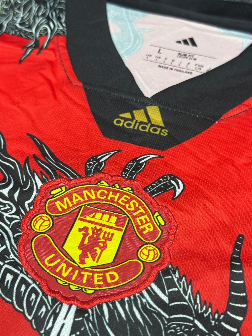 MANCHESTER UNITED RED DRAGON KIT 2025/26 – JERSEY & SHORTS SET