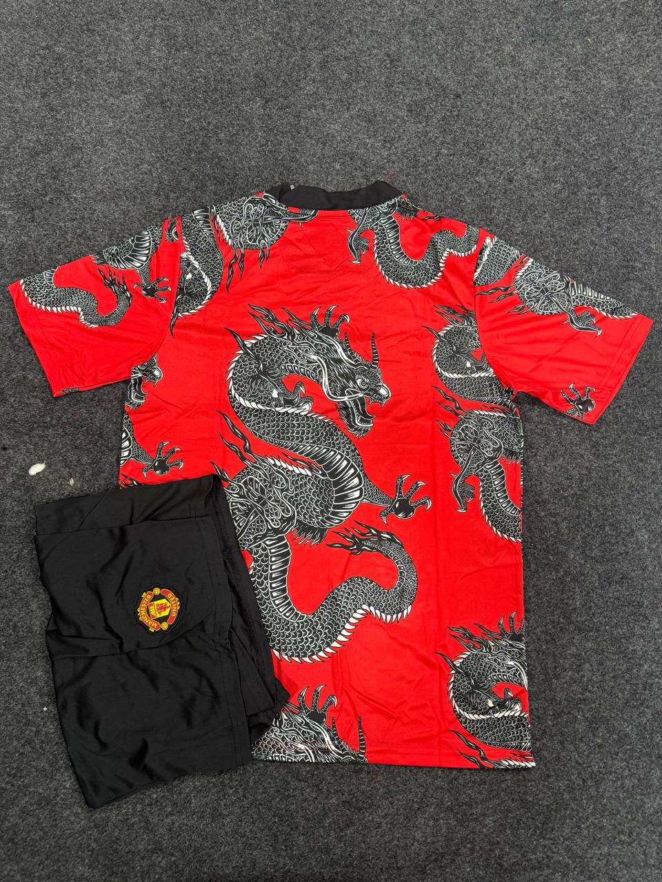 MANCHESTER UNITED RED DRAGON KIT 2025/26 – JERSEY & SHORTS SET