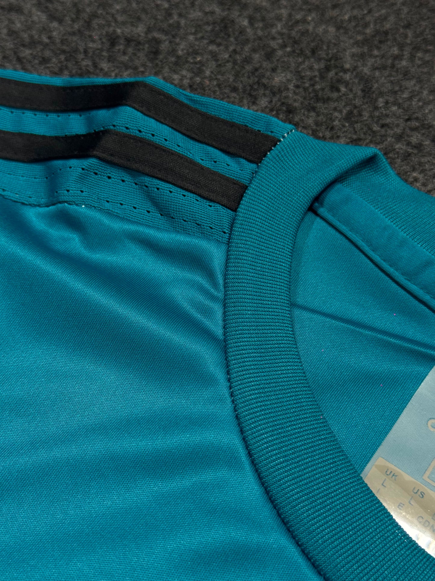 REAL MADRID RETRO TEAL LONG SLEEVE GOALKEEPER JERSEY WITH LOGO | PREMIUM RETRO FOOTBALL JERSEY