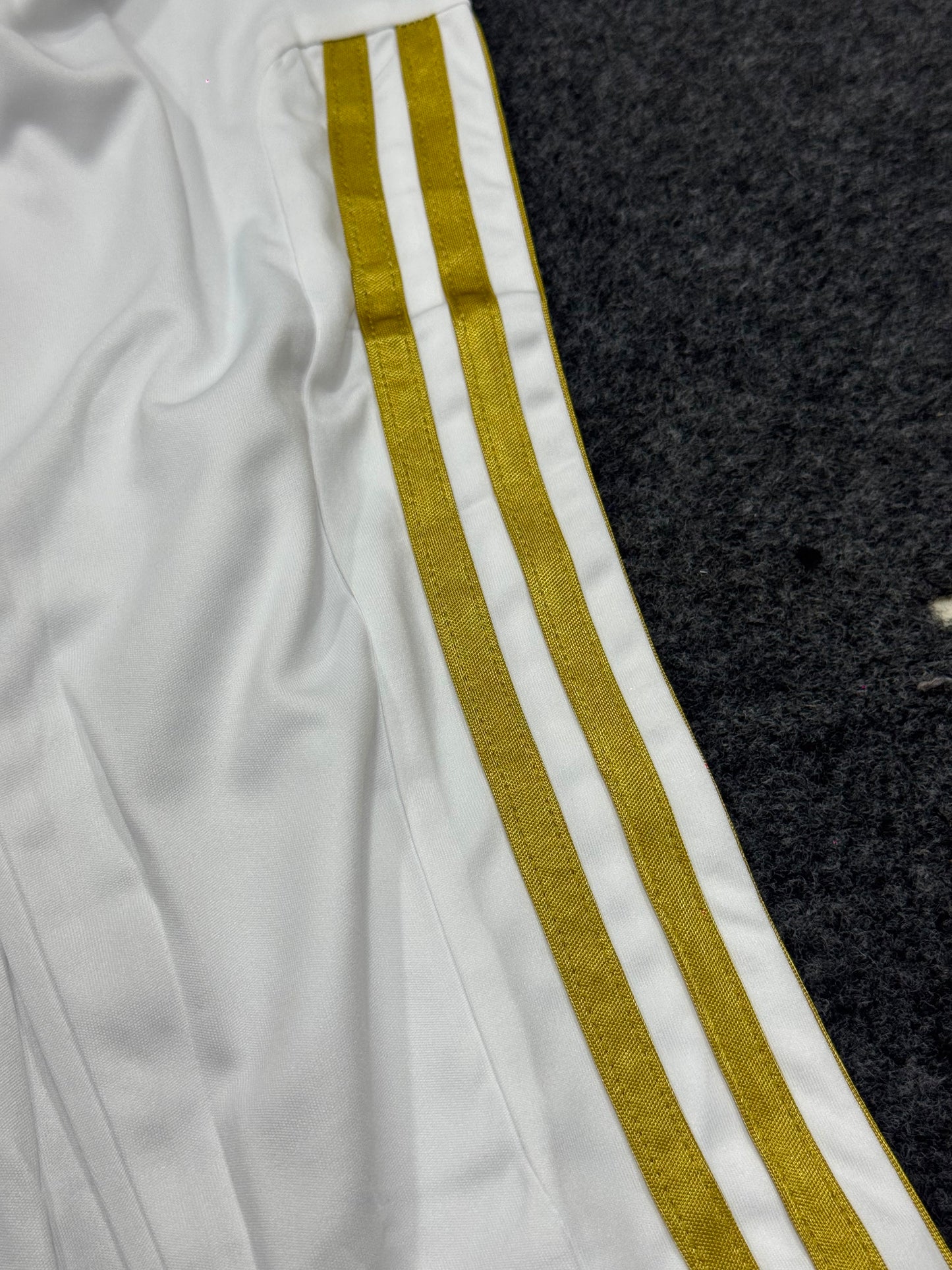 REAL MADRID RETRO 2009/10 HOME LONG SLEEVE JERSEY WITH LOGO | PREMIUM RETRO FOOTBALL JERSEY