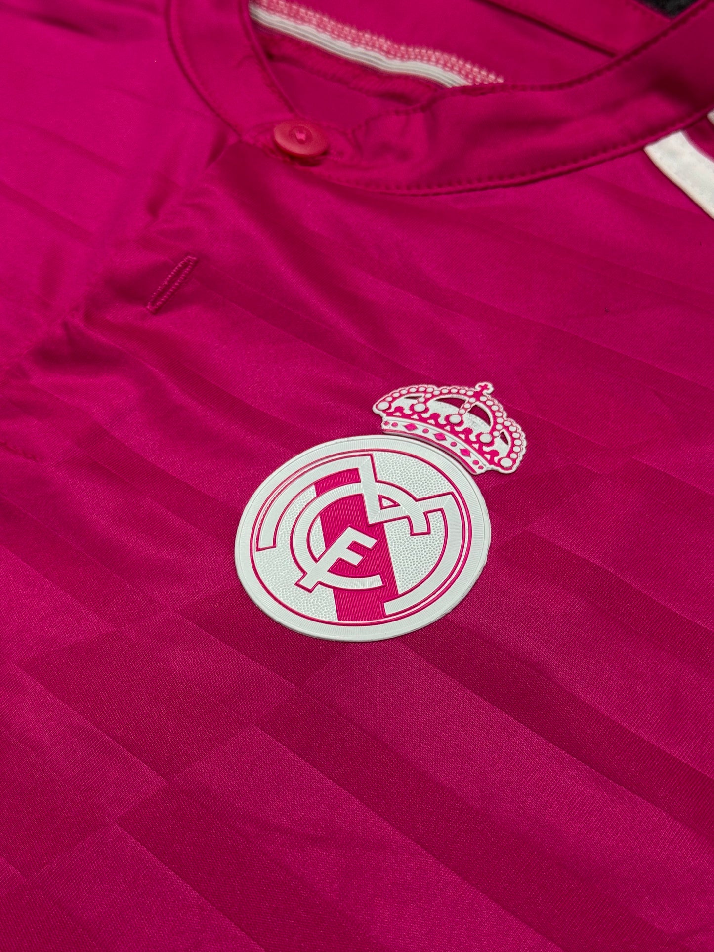 REAL MADRID RETRO 2014/15 THIRD PINK JERSEY WITH LOGO | PREMIUM RETRO FOOTBALL JERSEY