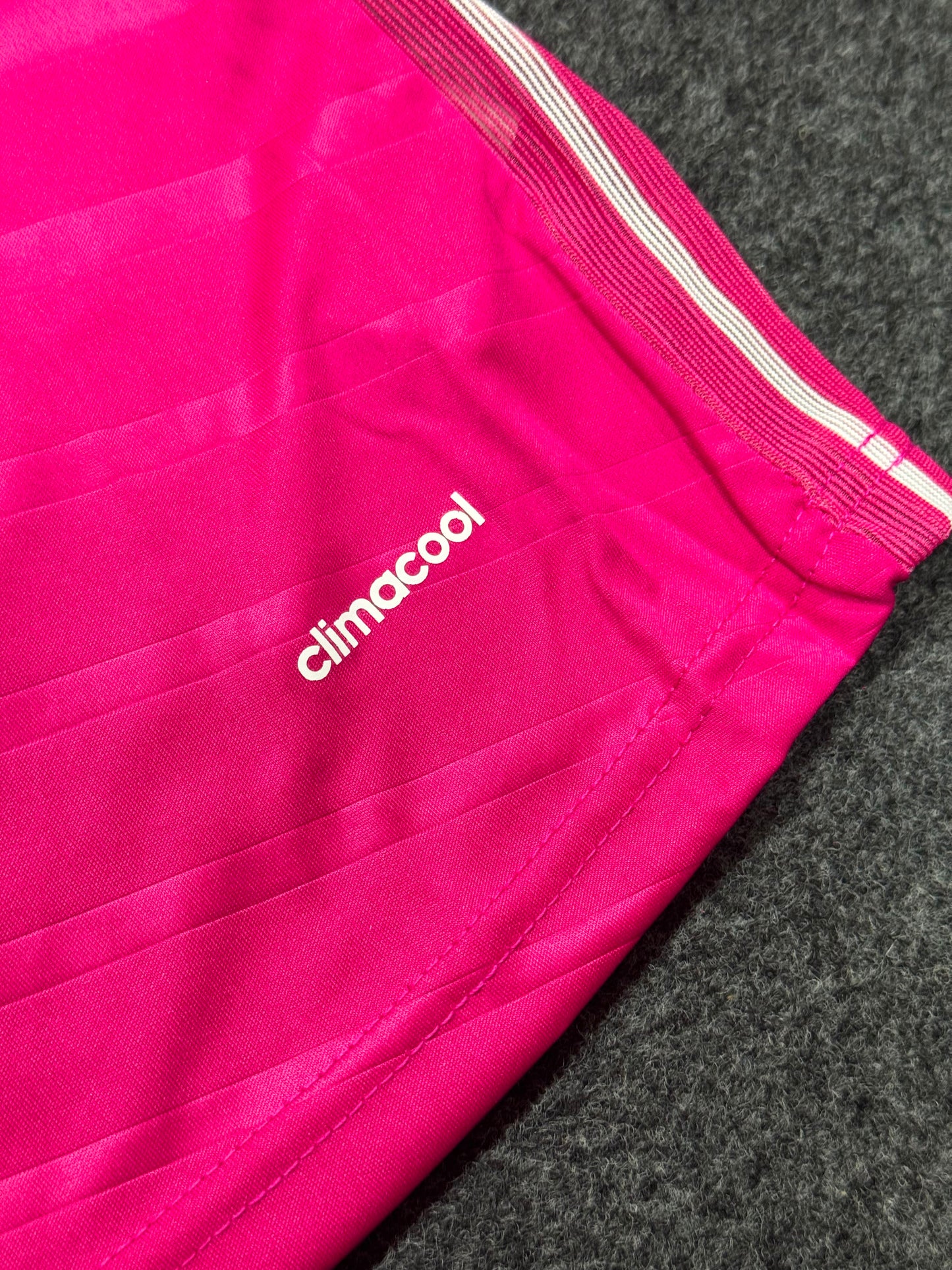 REAL MADRID RETRO 2014/15 THIRD PINK JERSEY WITH LOGO | PREMIUM RETRO FOOTBALL JERSEY