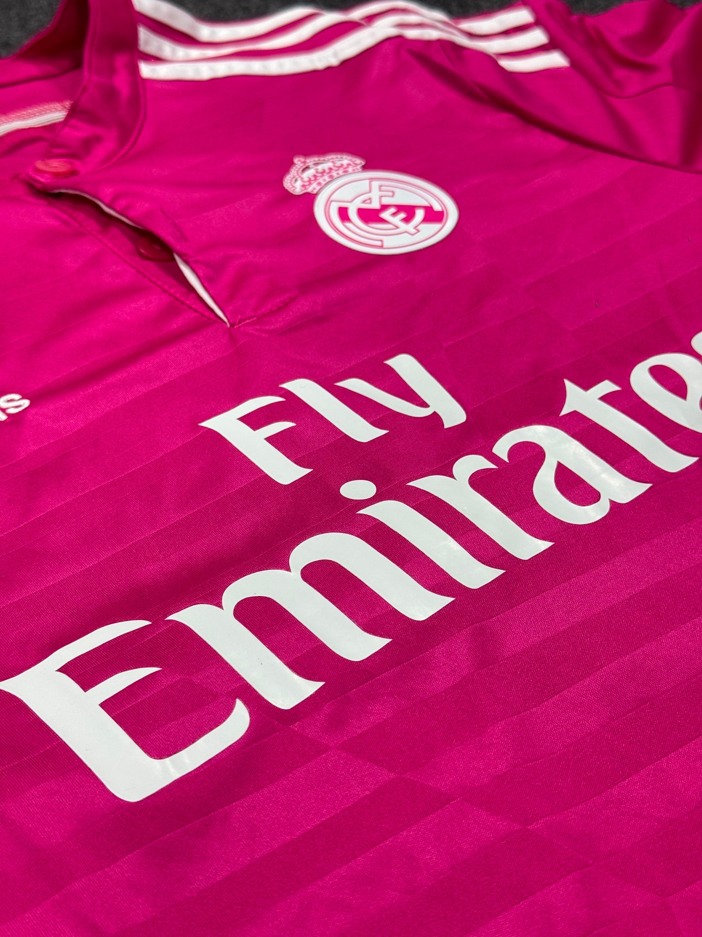 REAL MADRID RETRO 2014/15 THIRD PINK JERSEY WITH LOGO | PREMIUM RETRO FOOTBALL JERSEY
