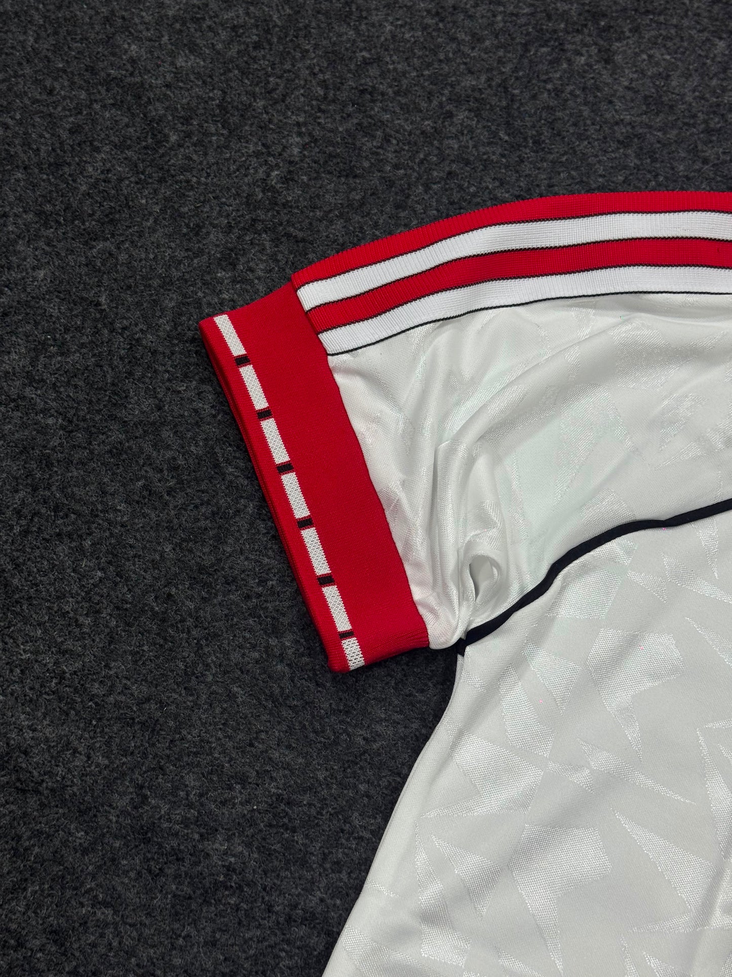 MANCHESTER UNITED RETRO AWAY 1990/92 JERSEY WITH LOGO | PREMIUM RETRO FOOTBALL JERSEY