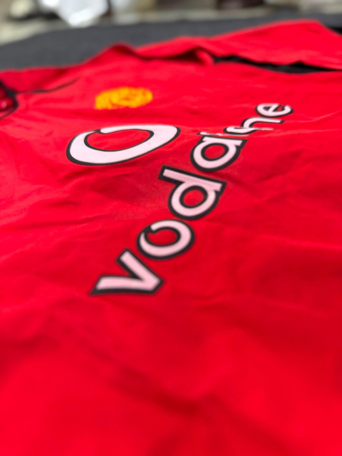 MANCHESTER UNITED RETRO 2002/04 HOME LONG SLEEVE JERSEY WITH LOGO | PREMIUM RETRO FOOTBALL JERSEY