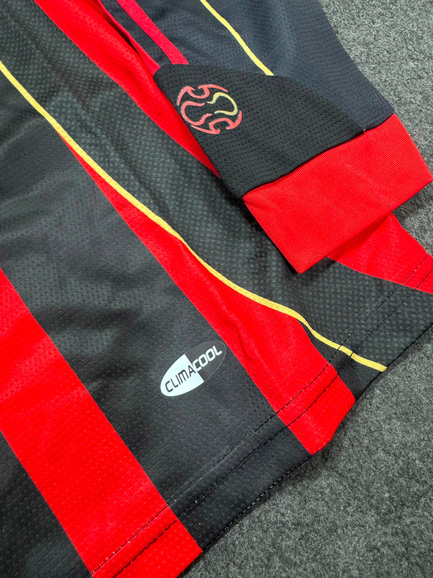 AC MILAN RETRO HOME LONG SLEEVE JERSEY WITH LOGO | PREMIUM RETRO FOOTBALL JERSEY