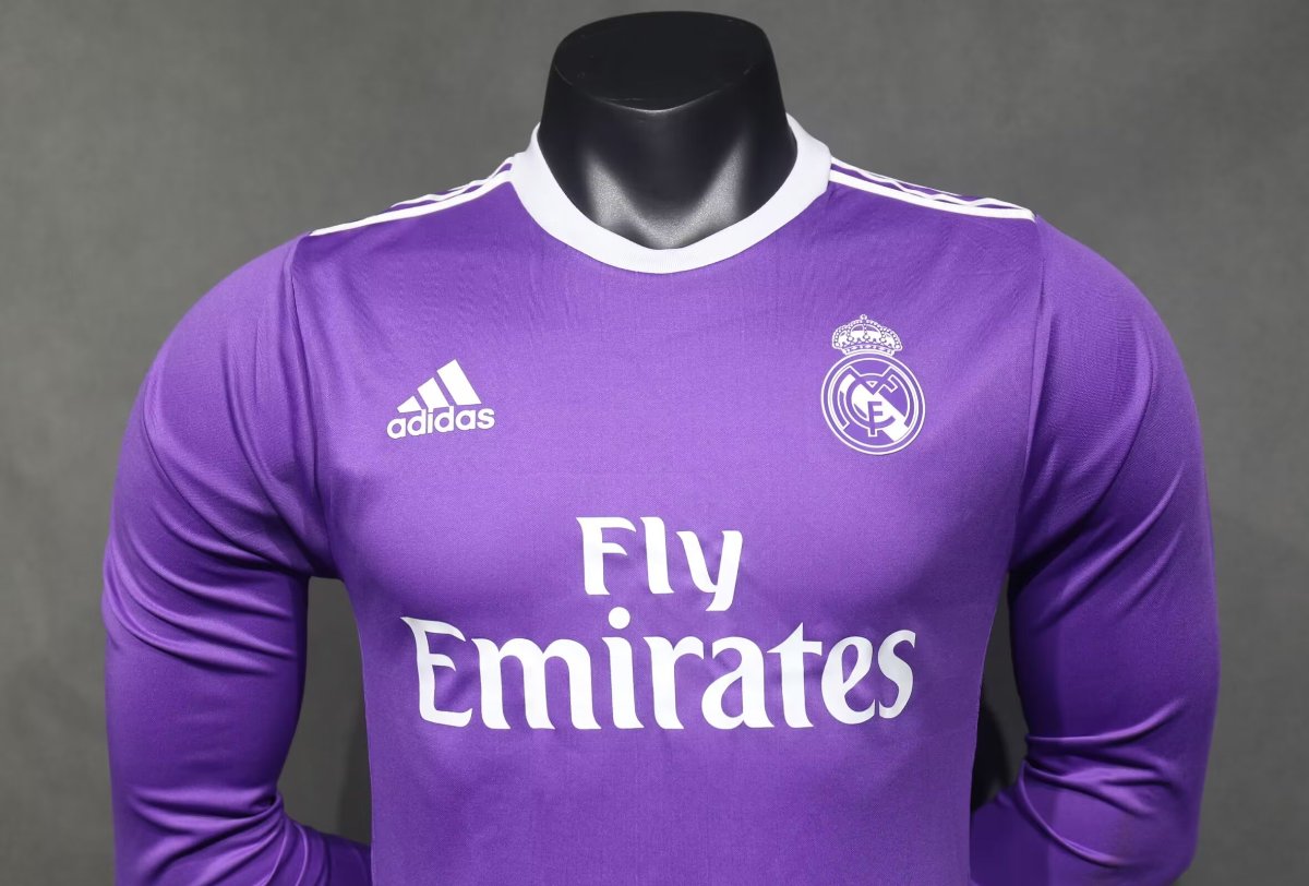 REAL MADRID 2016–17 AWAY RETRO FOOTBALL JERSEY – LONG SLEEVE