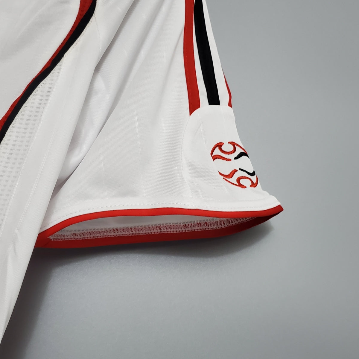 AC Milan 2006/07 Away Retro Jersey | White Football Shirt