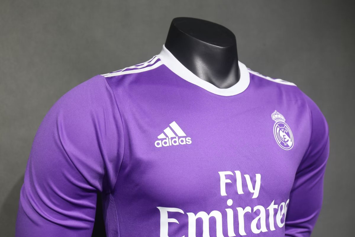 REAL MADRID 2016–17 AWAY RETRO FOOTBALL JERSEY – LONG SLEEVE