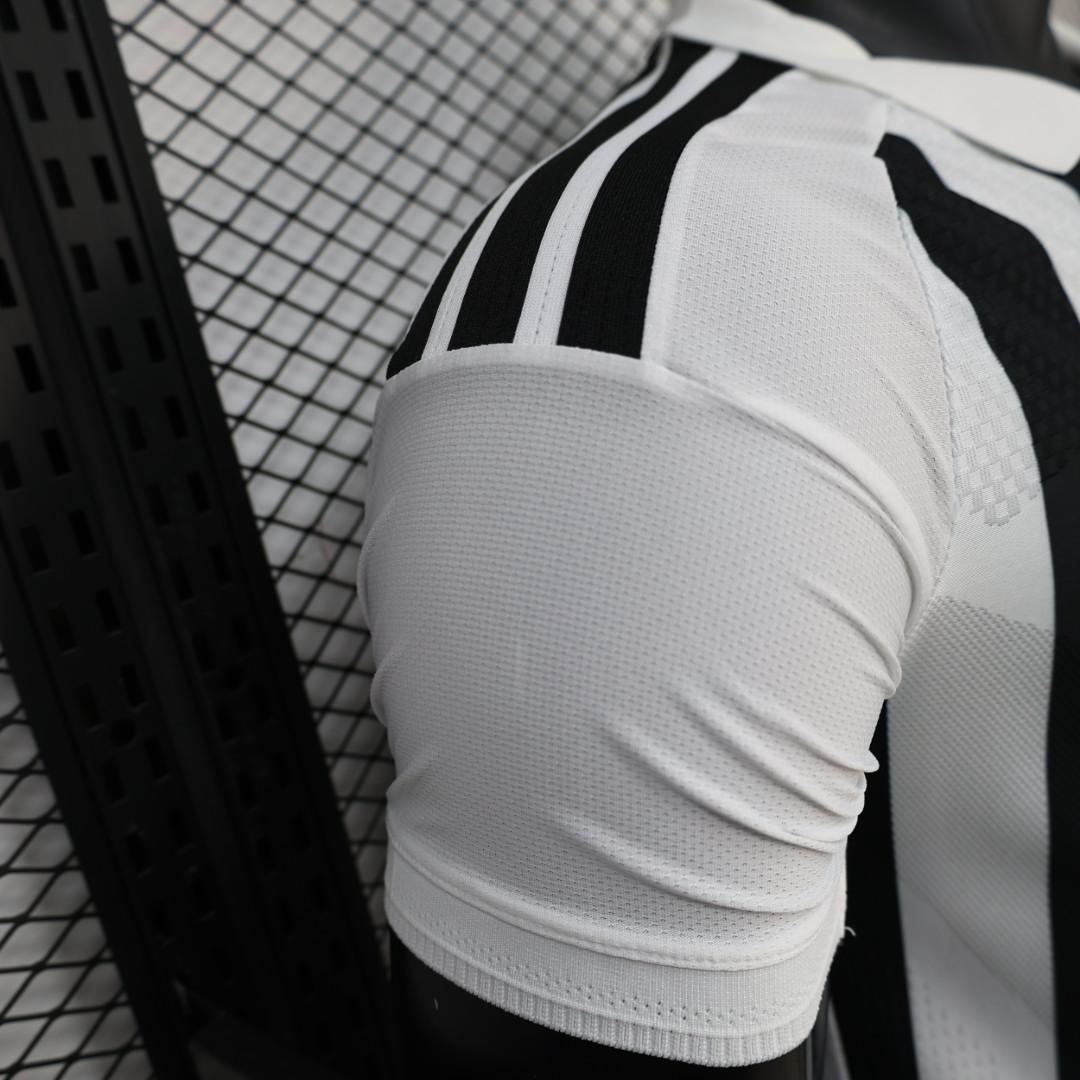 JUVENTUS 26/27 HOME PLAYER VERSION BLACK & WHITE STRIPE GOLD EDITION JERSEY WITH LOGO